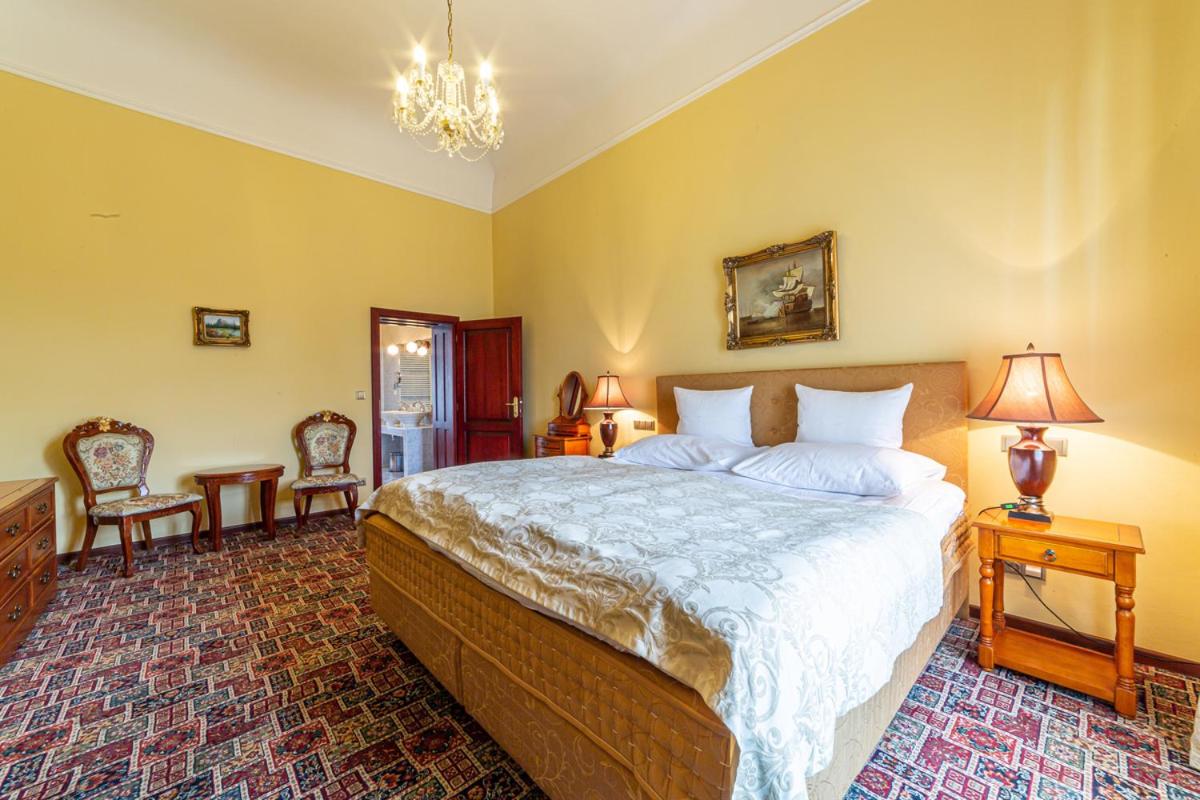 One-Bedroom Suite (2 Adults)