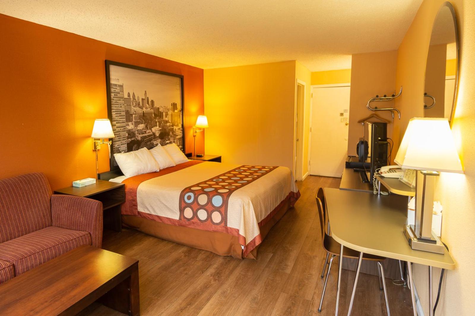 Deluxe King Room - Non-Smoking - Photo 1