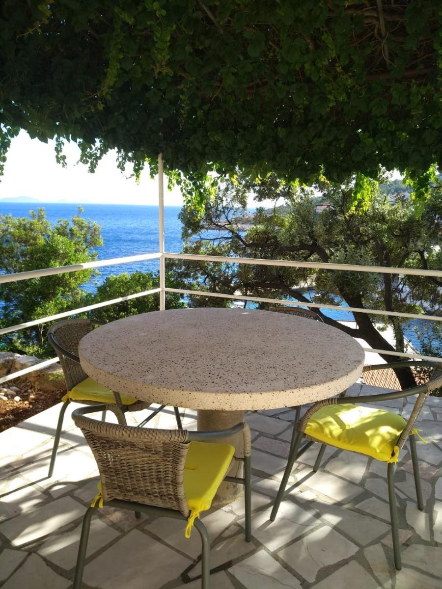 One-Bedroom Apartment with Sea View (2 Adults)