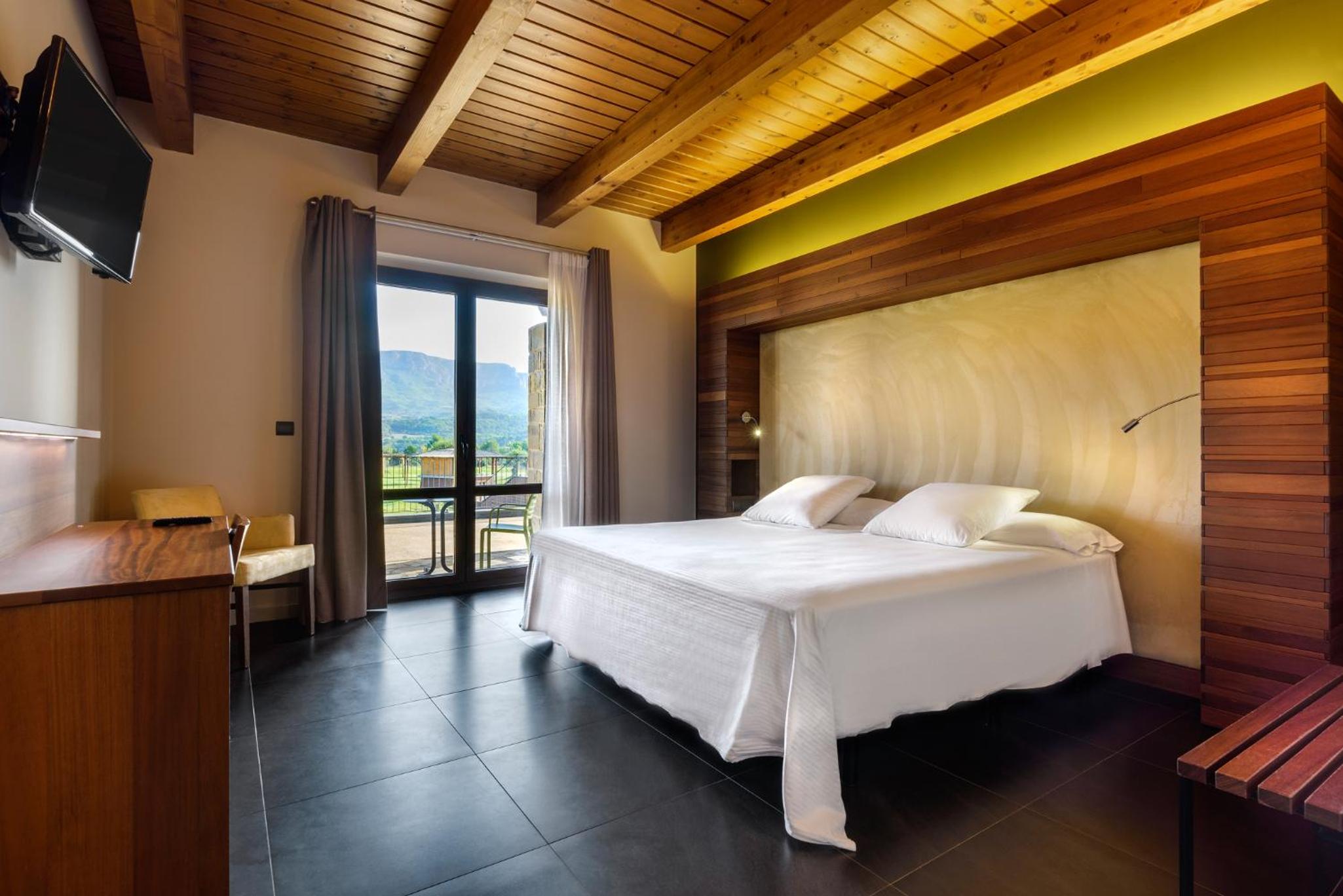 Double Room with Pool View photo 2