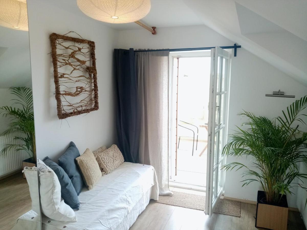 Double Room with Balcony - Photo 8