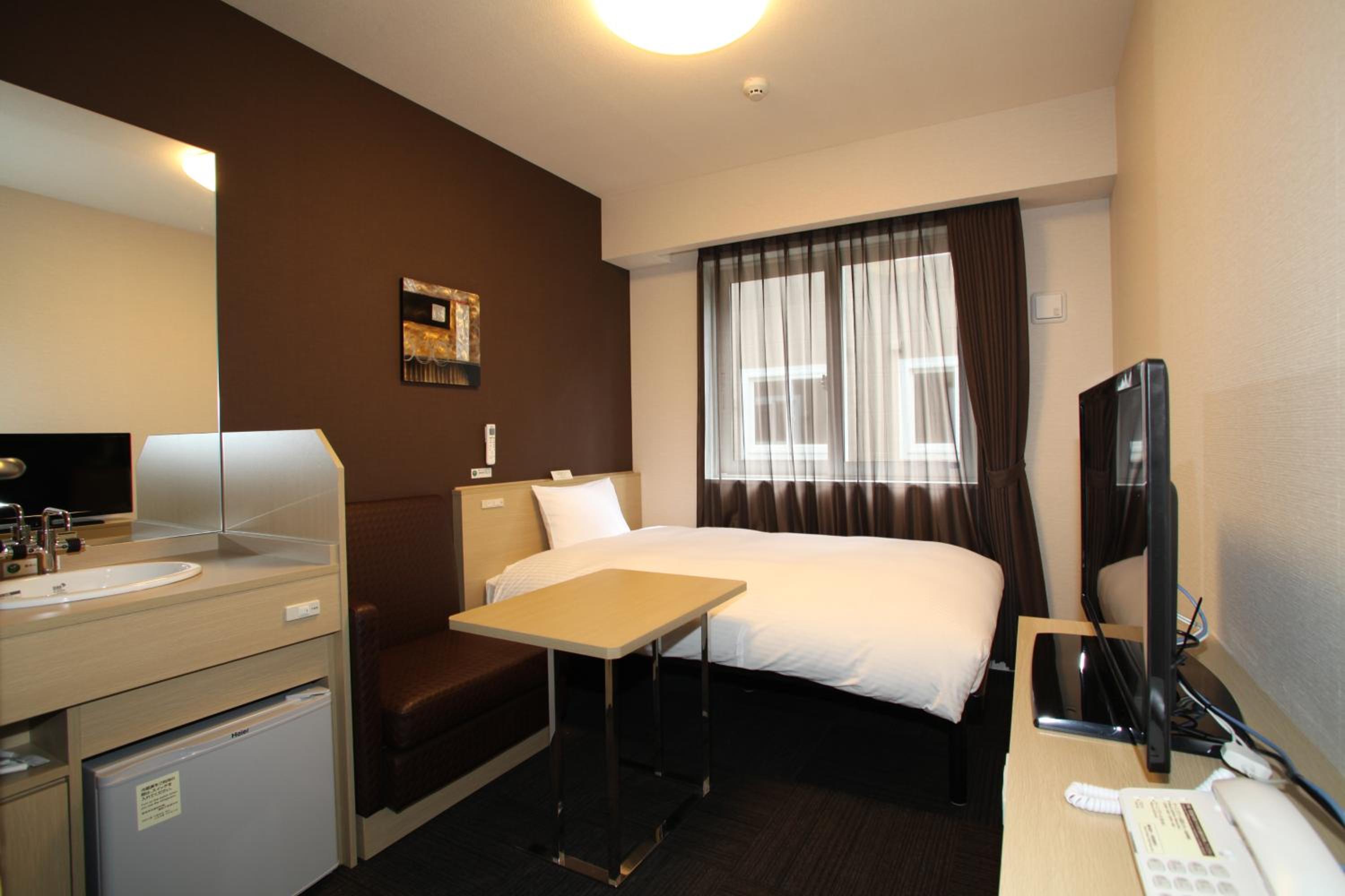 Single Room with Shared Bathroom - Non-Smoking photo 1