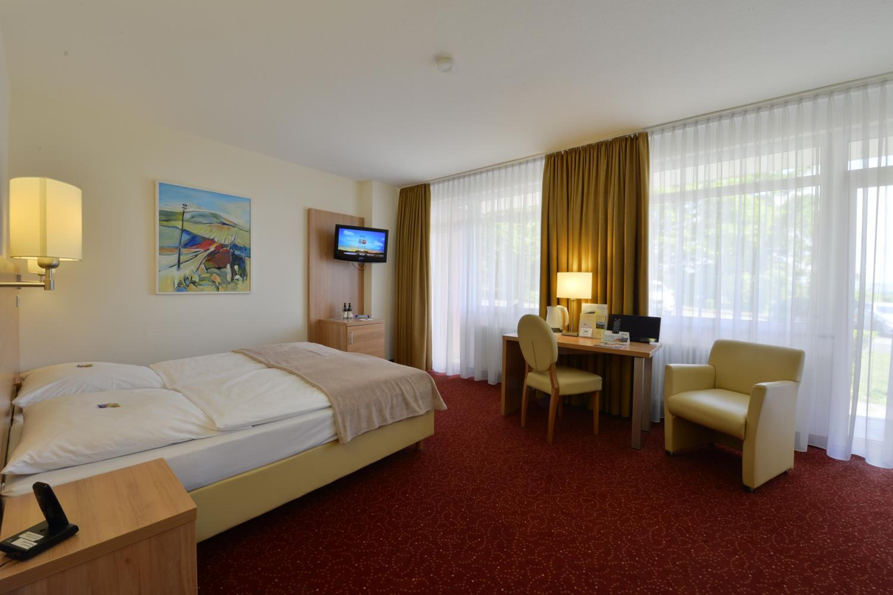 Large Double Room photo 1