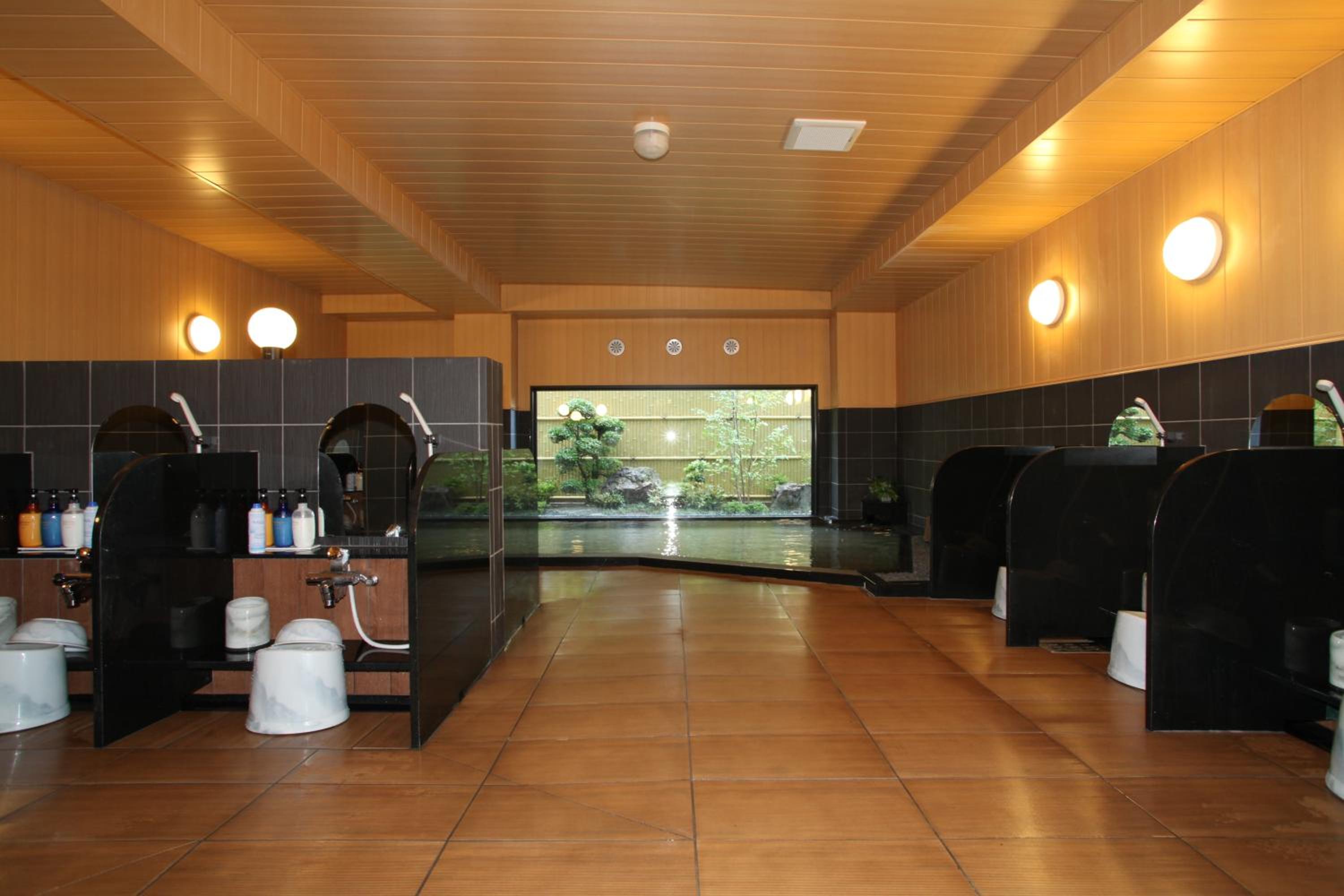 Single Room with Shared Bathroom - Smoking photo 2