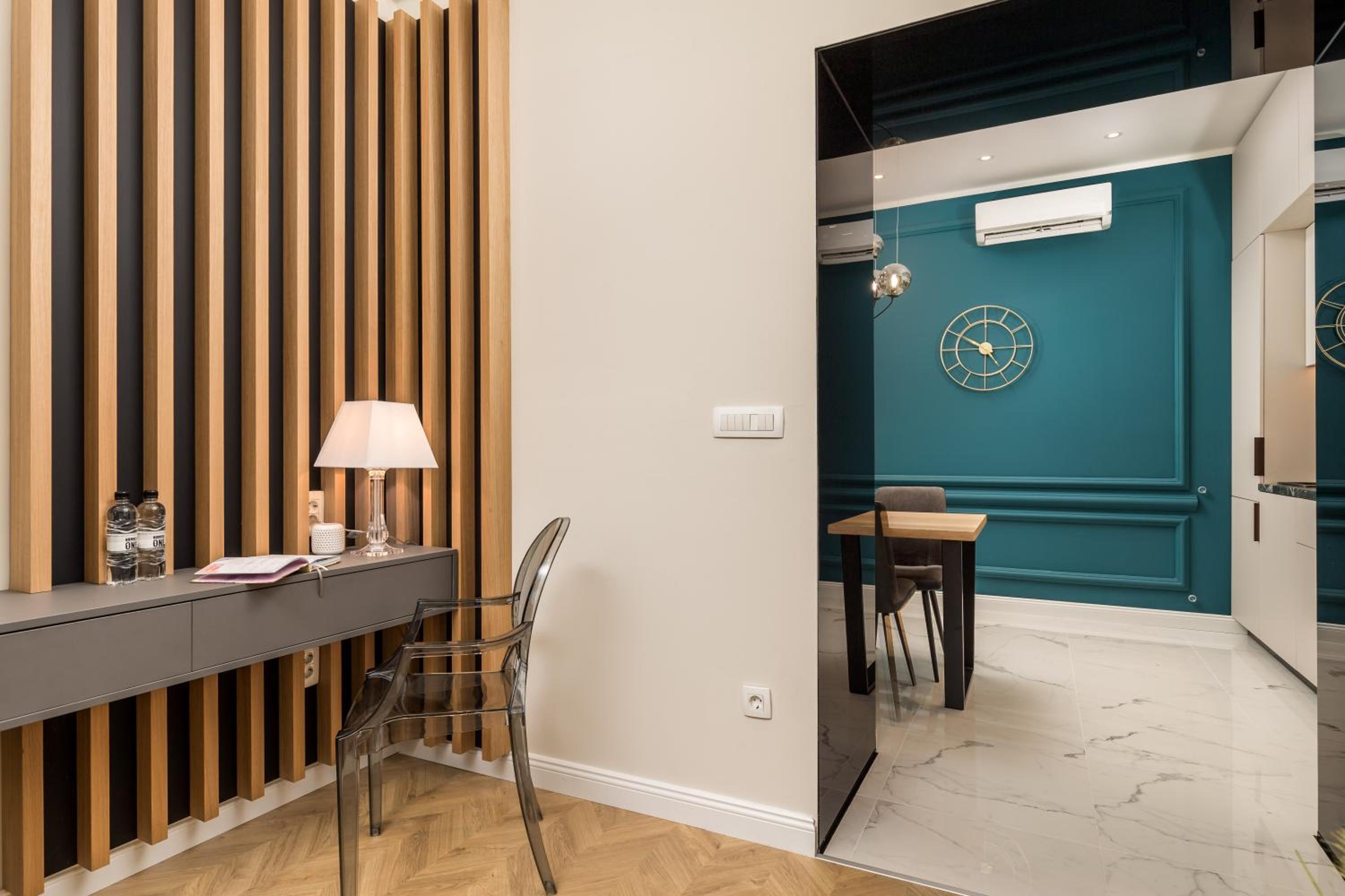 One-Bedroom Apartment - Photo 20