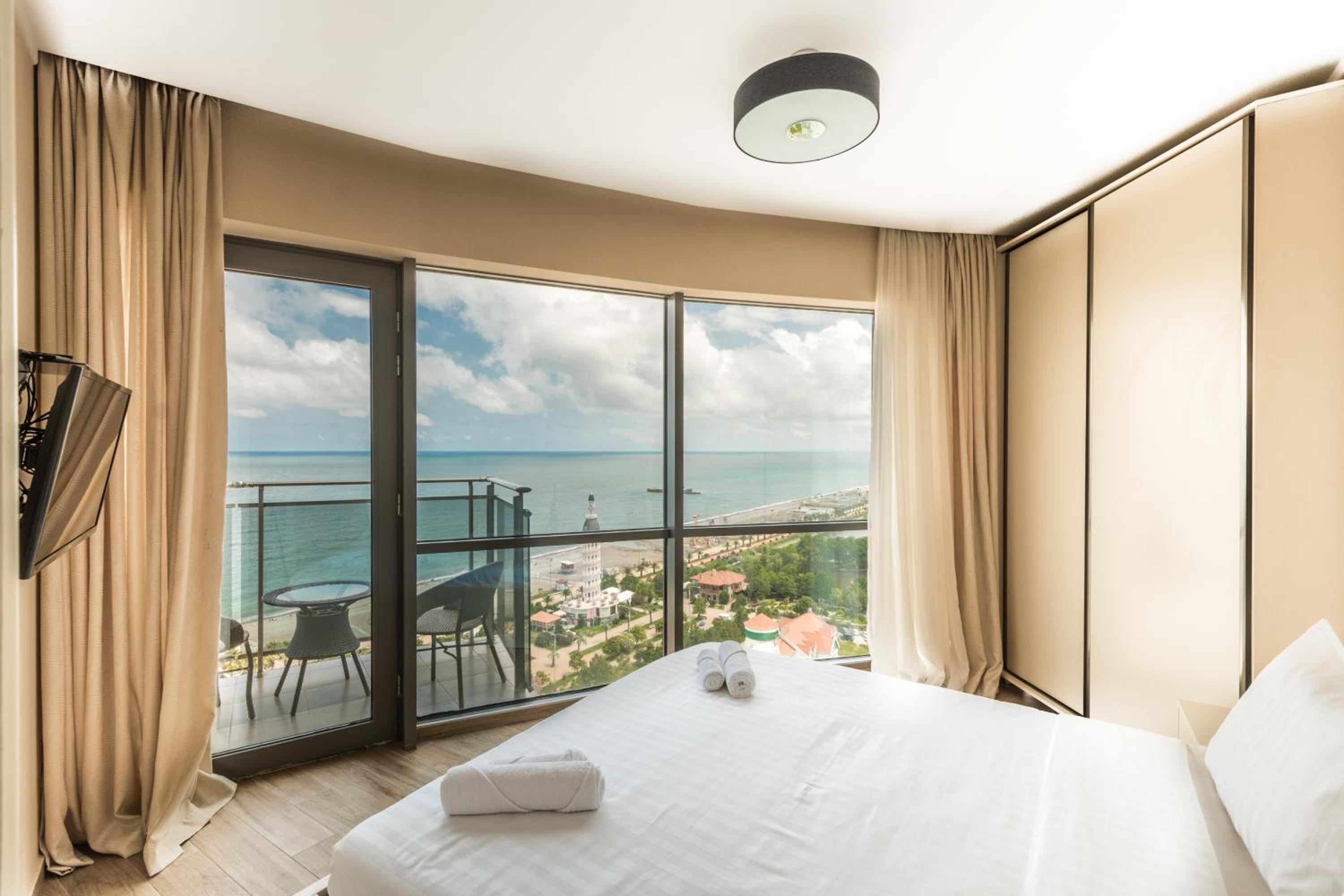 Apartment with Sea View - Photo 11