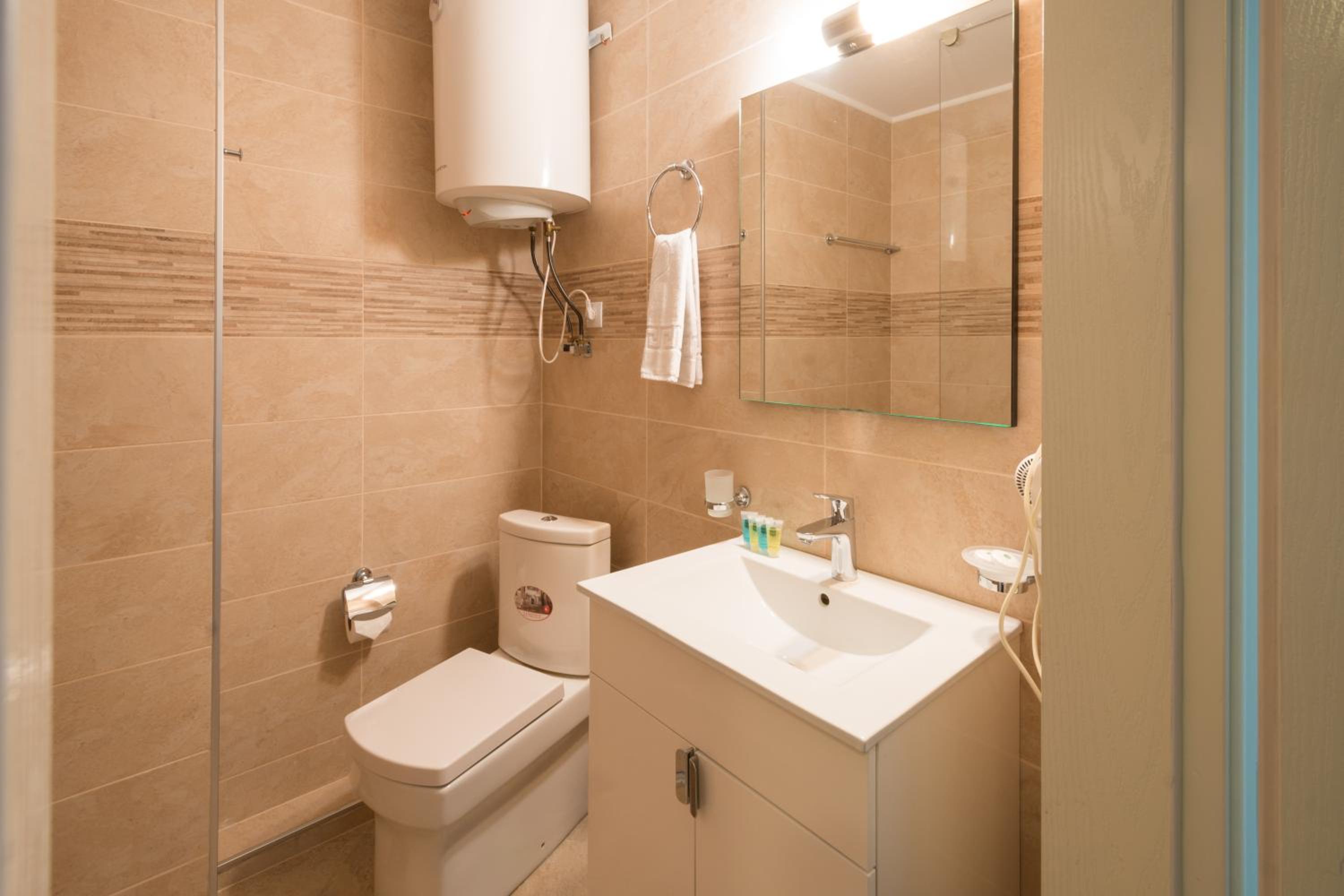 Apartment with Sea View - Photo 8