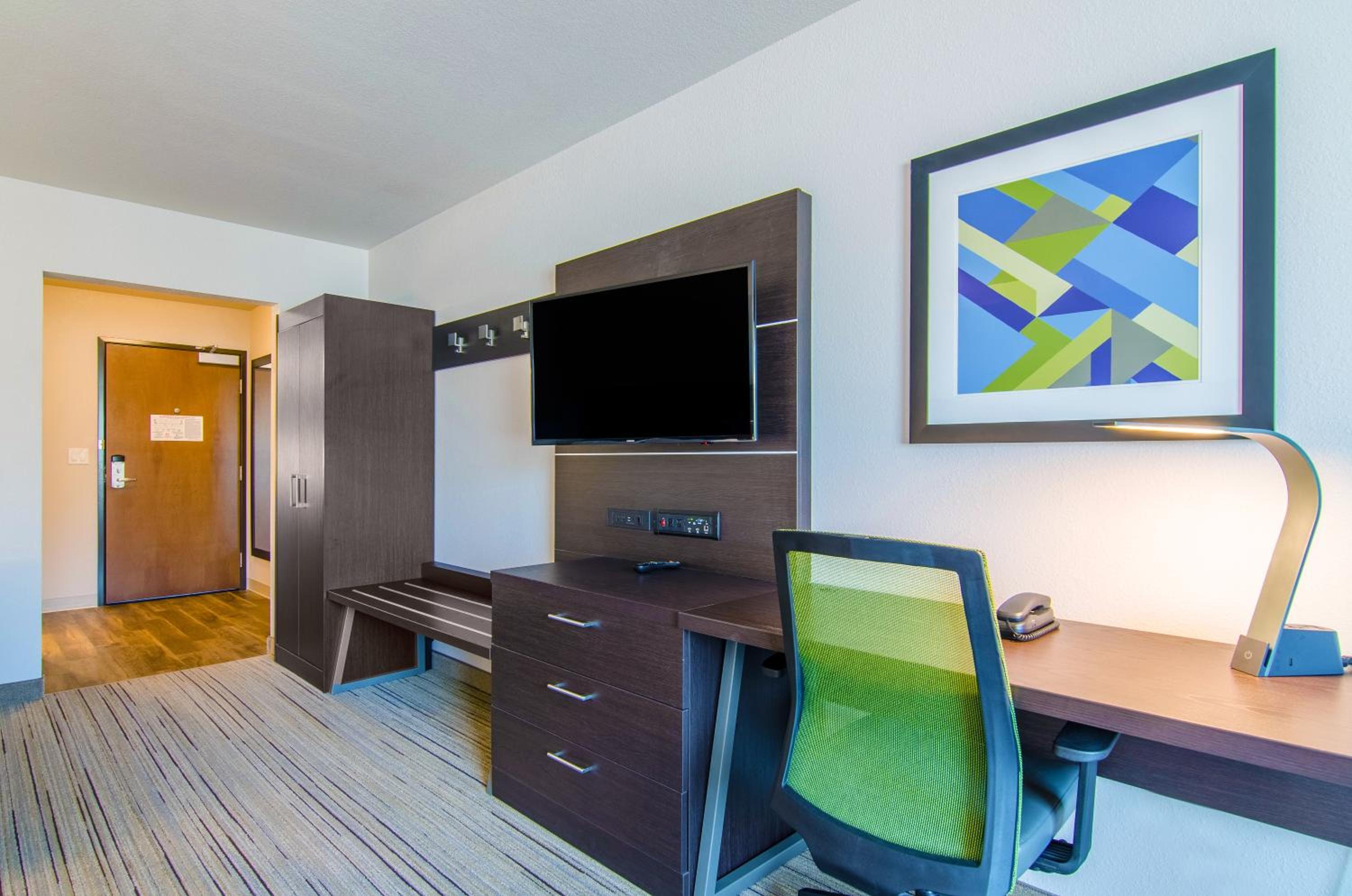 Standard King Room with Extra Space