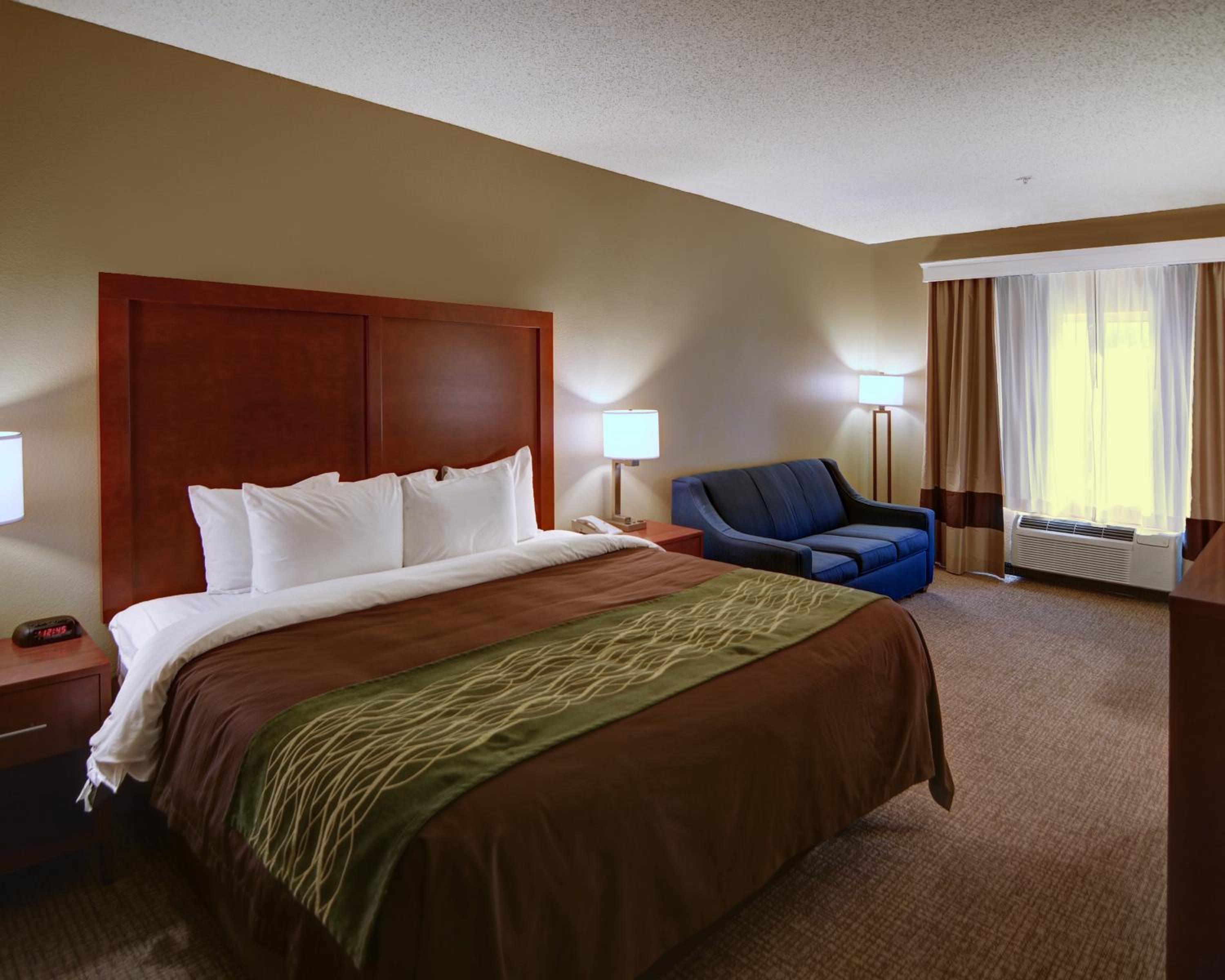 King Room - Non-Smoking - Photo 1