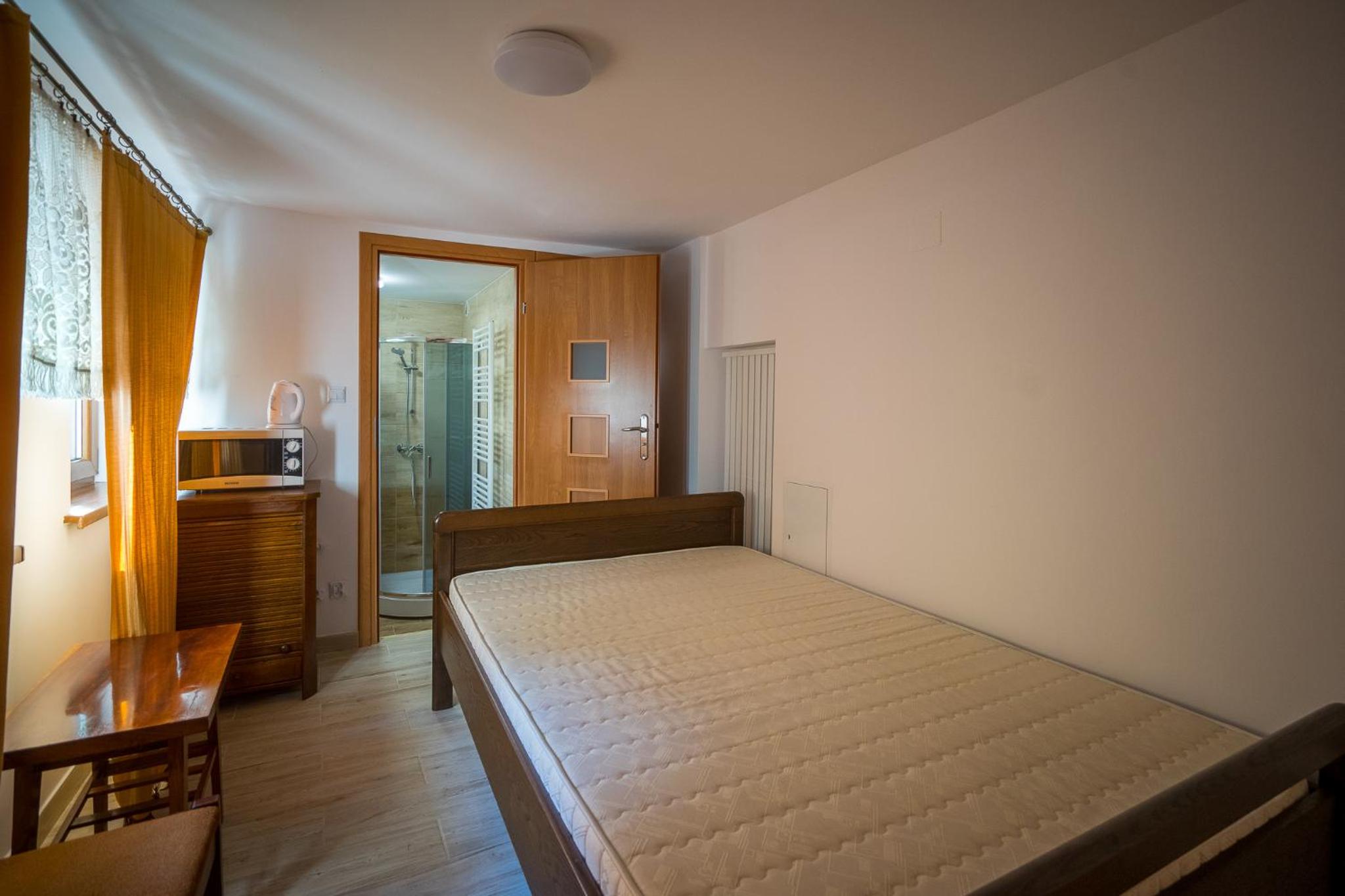 One-Bedroom Apartment - Photo 1