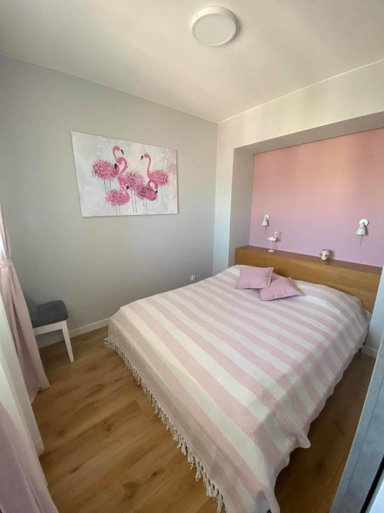 One-Bedroom Apartment - Photo 3