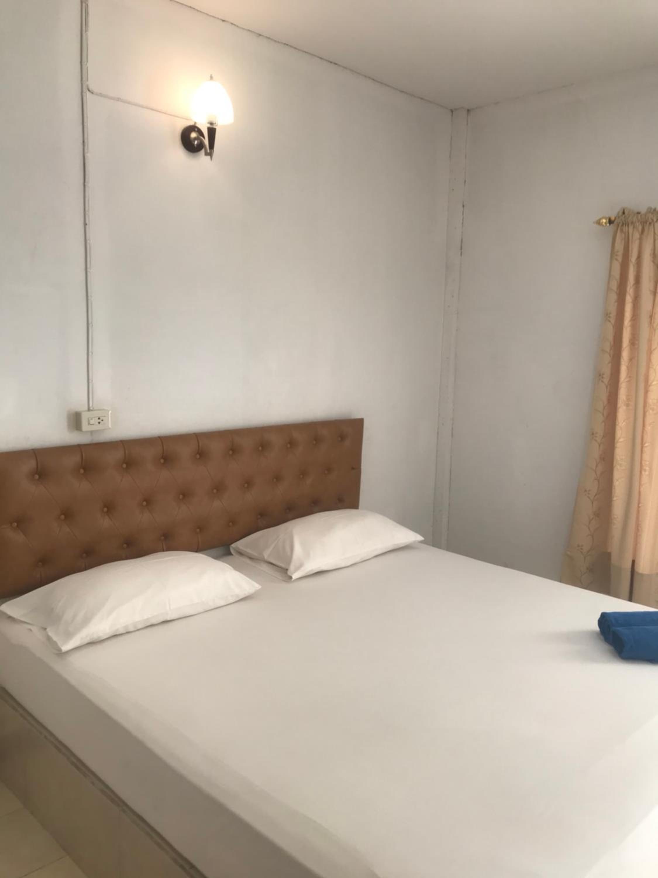 Standard Double Room - Photo 3