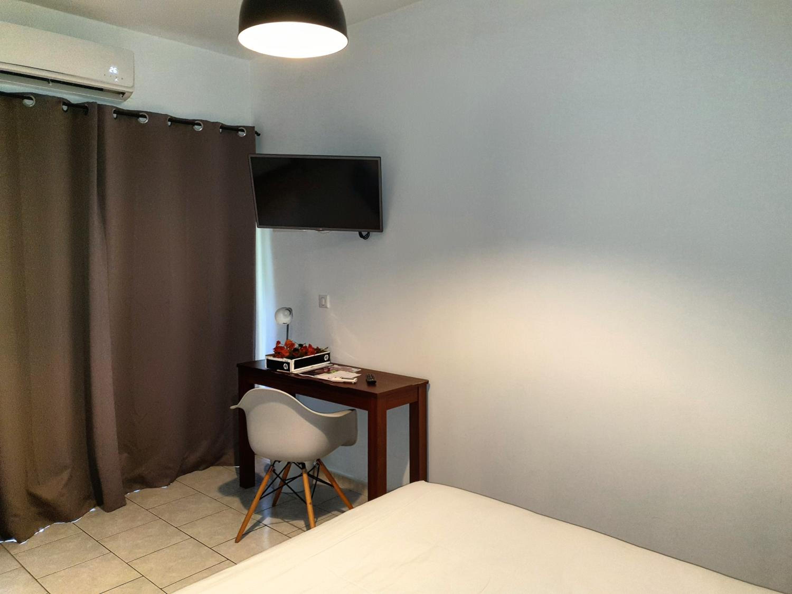 Standard Double or Twin Room photo 3