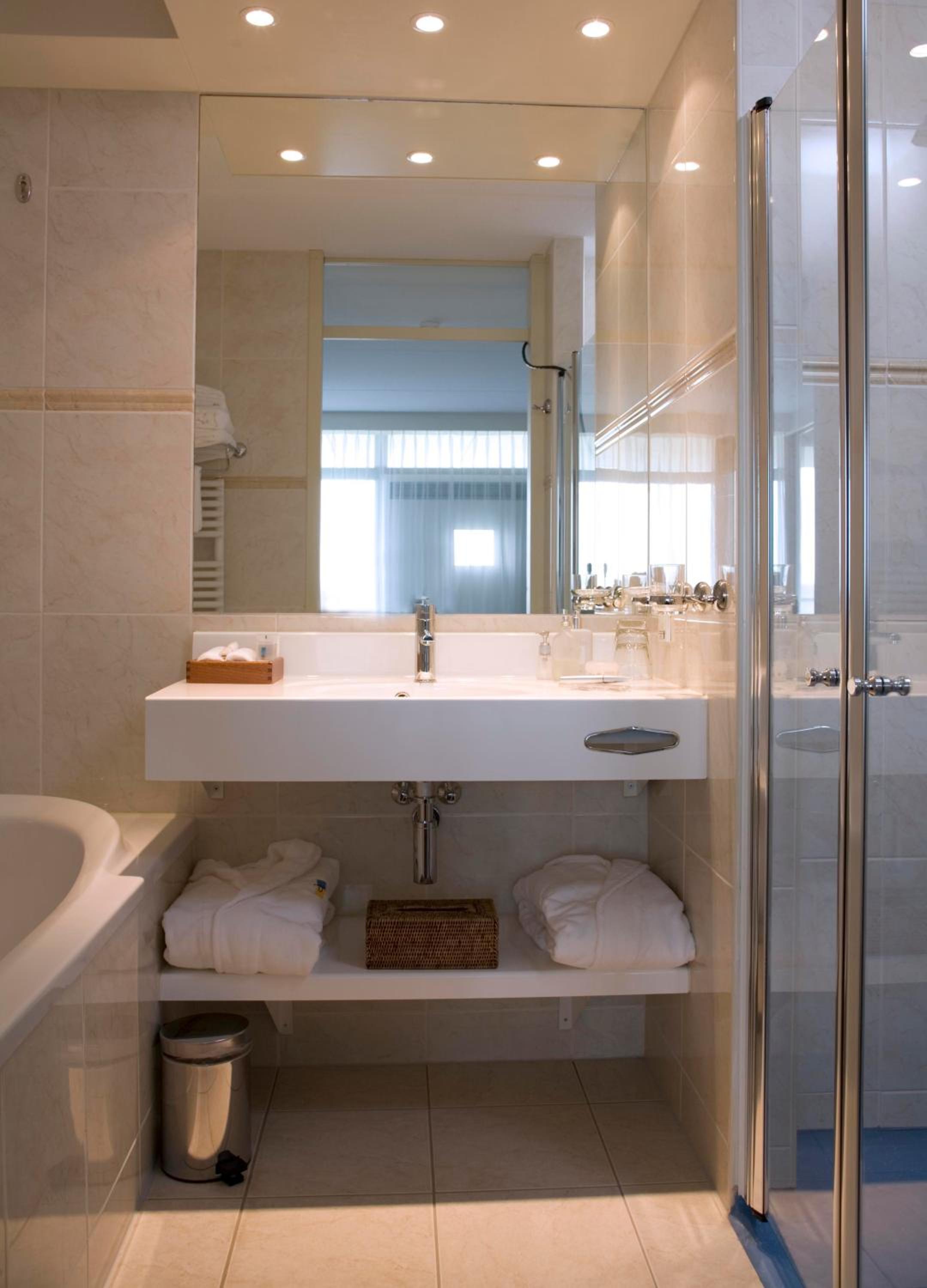 Deluxe Room - Photo 5