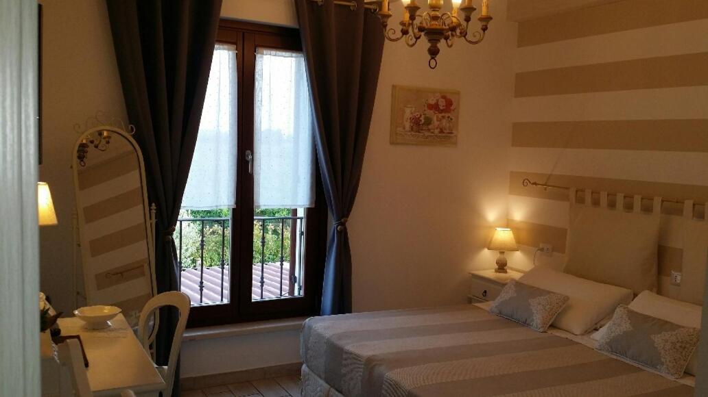 Double or Twin Room with Private Bathroom photo 2