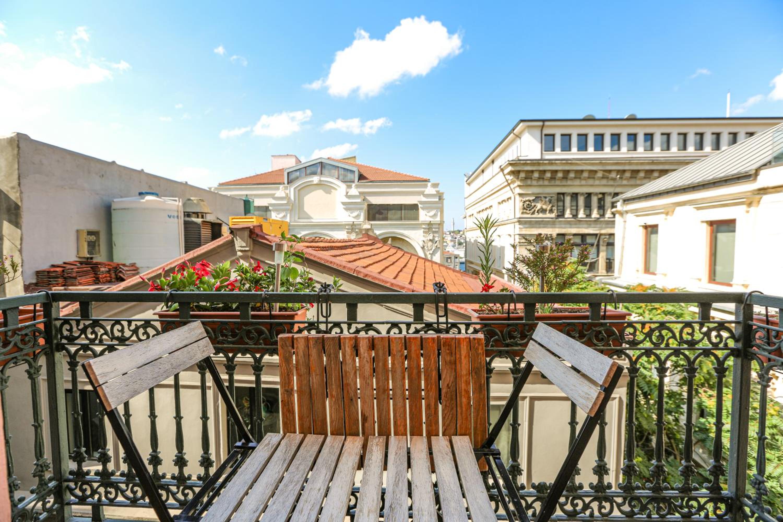 Apartment with Balcony photo 2