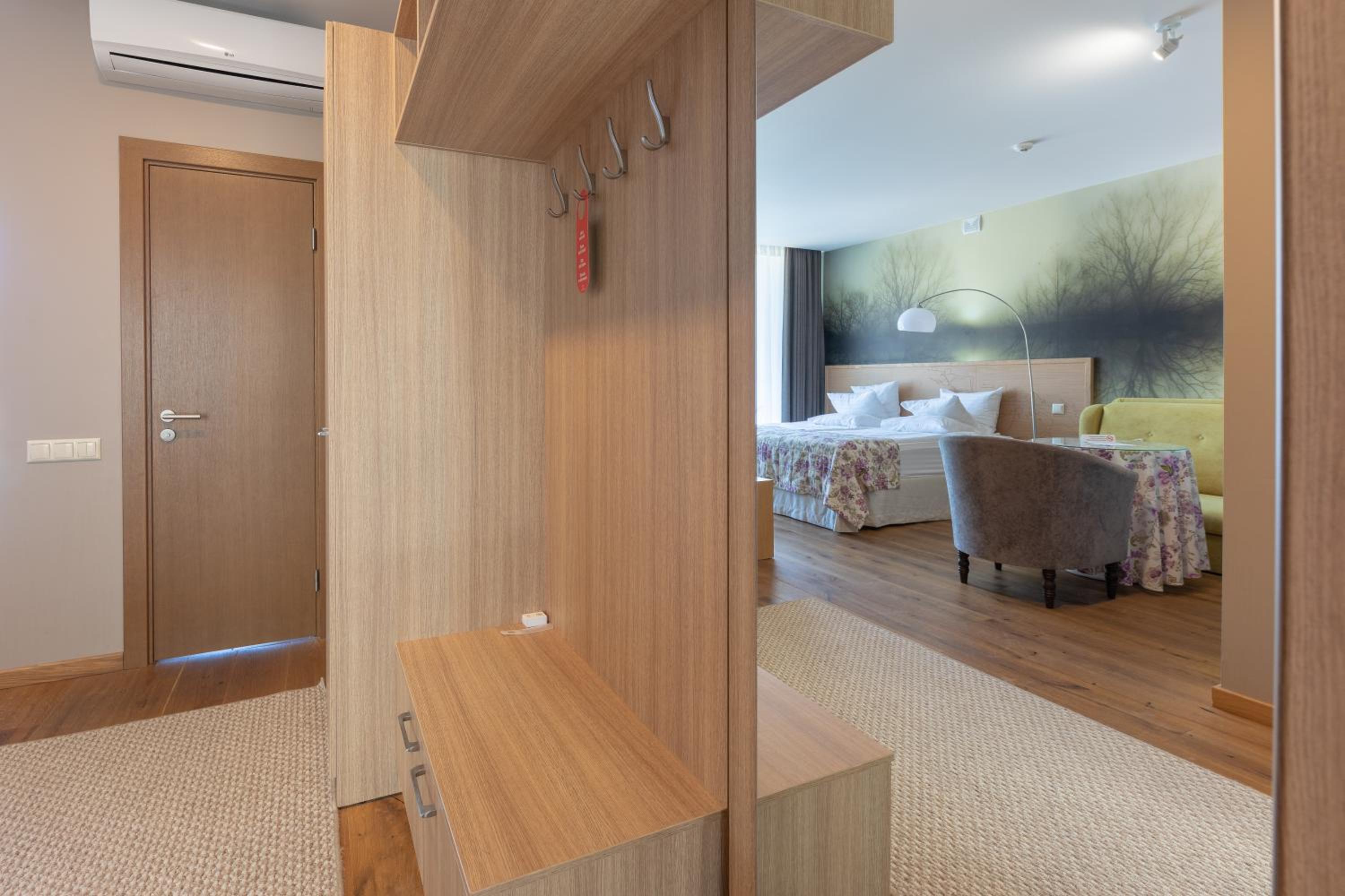 Family Two-Bedroom Apartment with Sauna Access photo 3