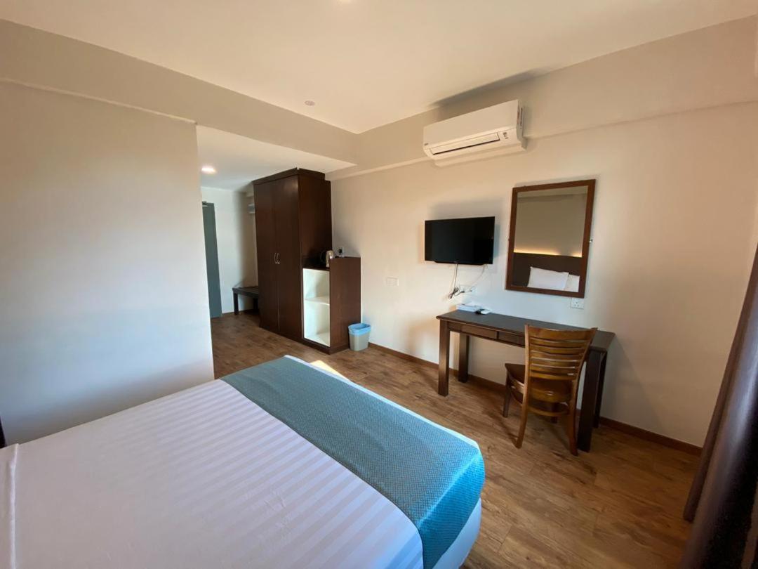 Standard Queen Room - Photo 2