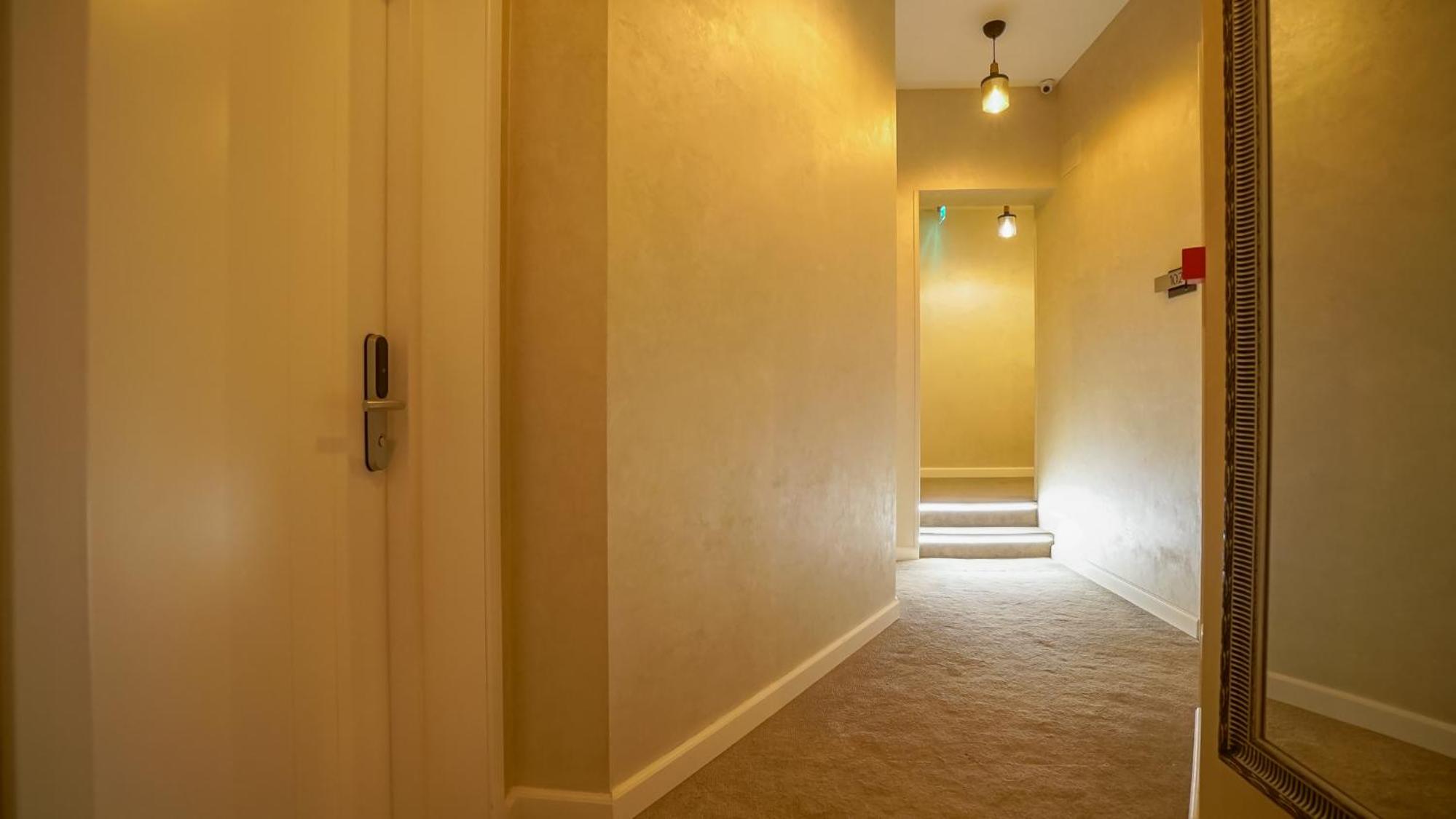 Double Room - Photo 7