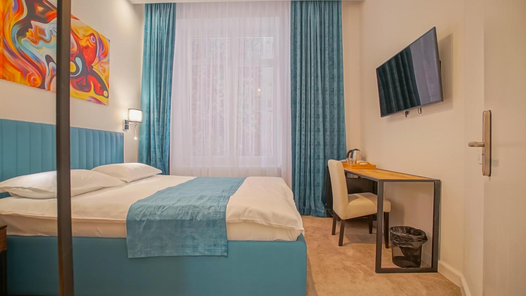 Double Room - Photo 5