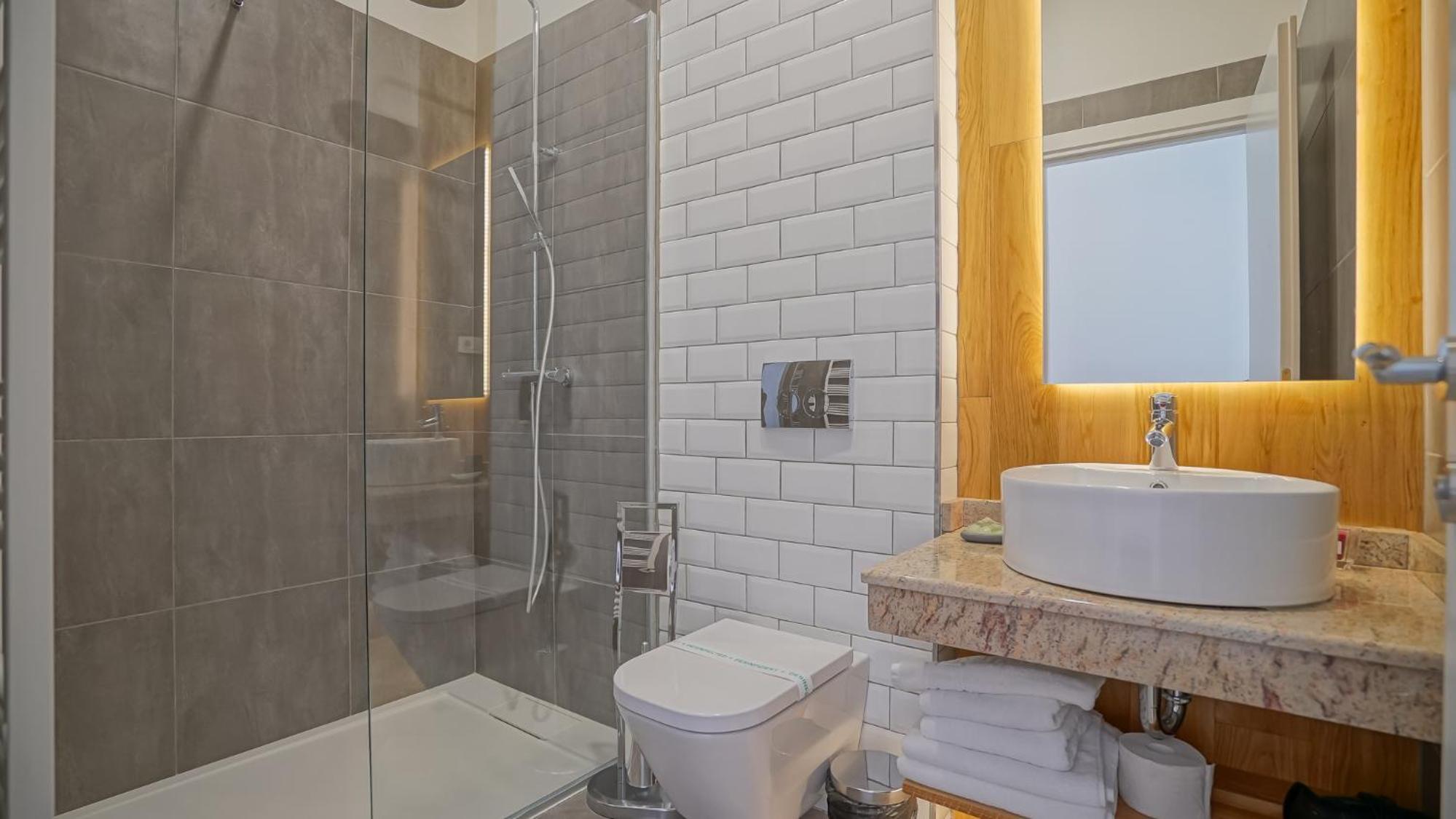 Double Room - Photo 9