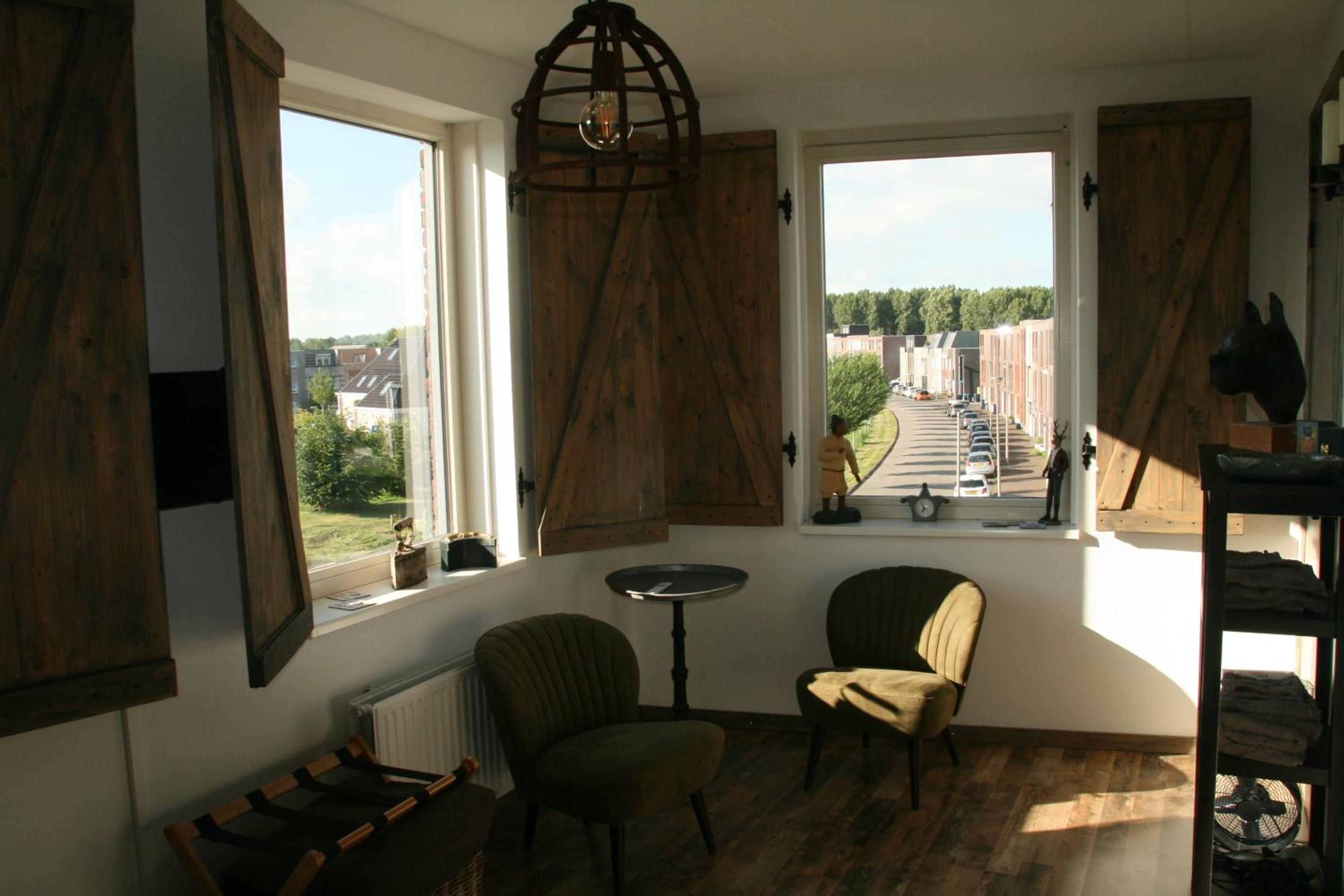 Double Room with Shared Bathroom photo 3