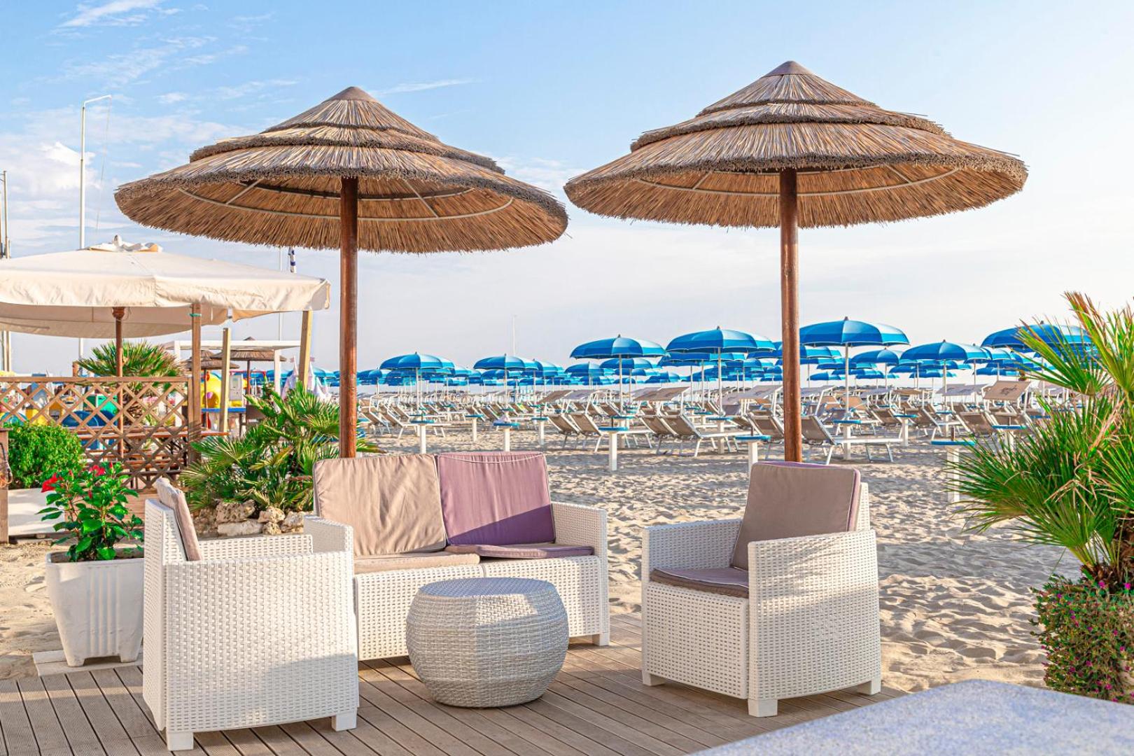 Double Room with Sea View and Beach Access