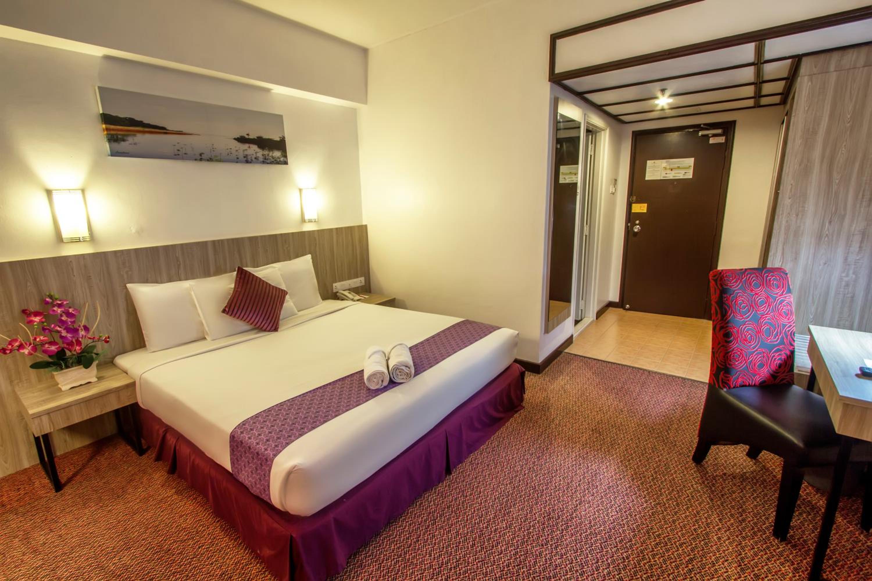 Premium Double - Renovated Room  photo 2
