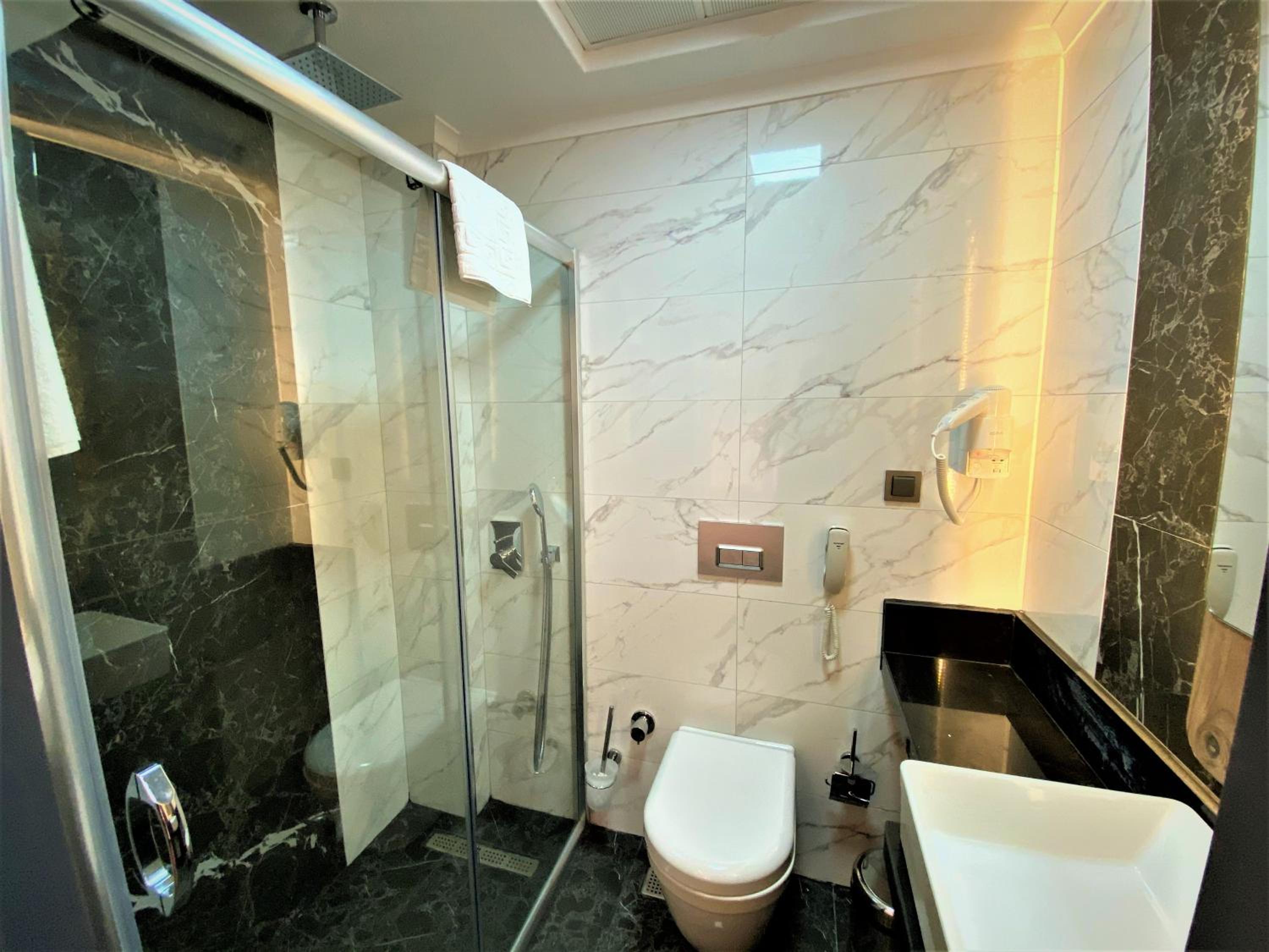 Standard Double Room - Photo 3