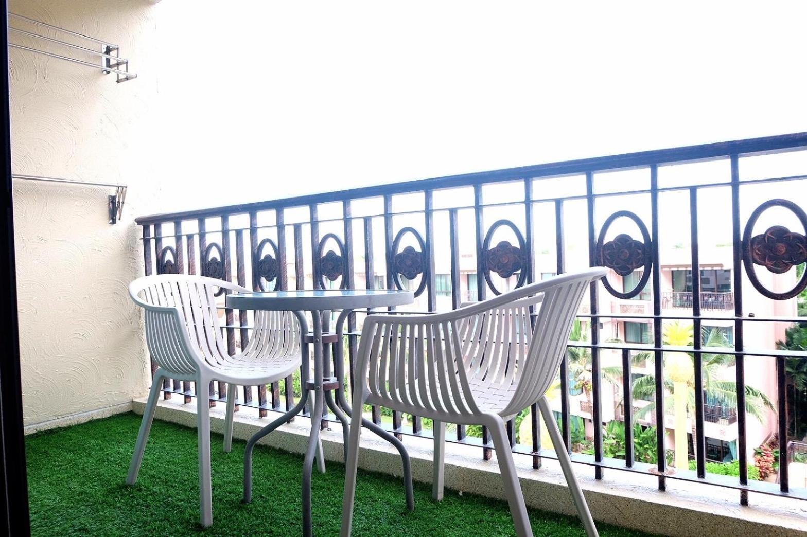 Studio with Pool View - Photo 22