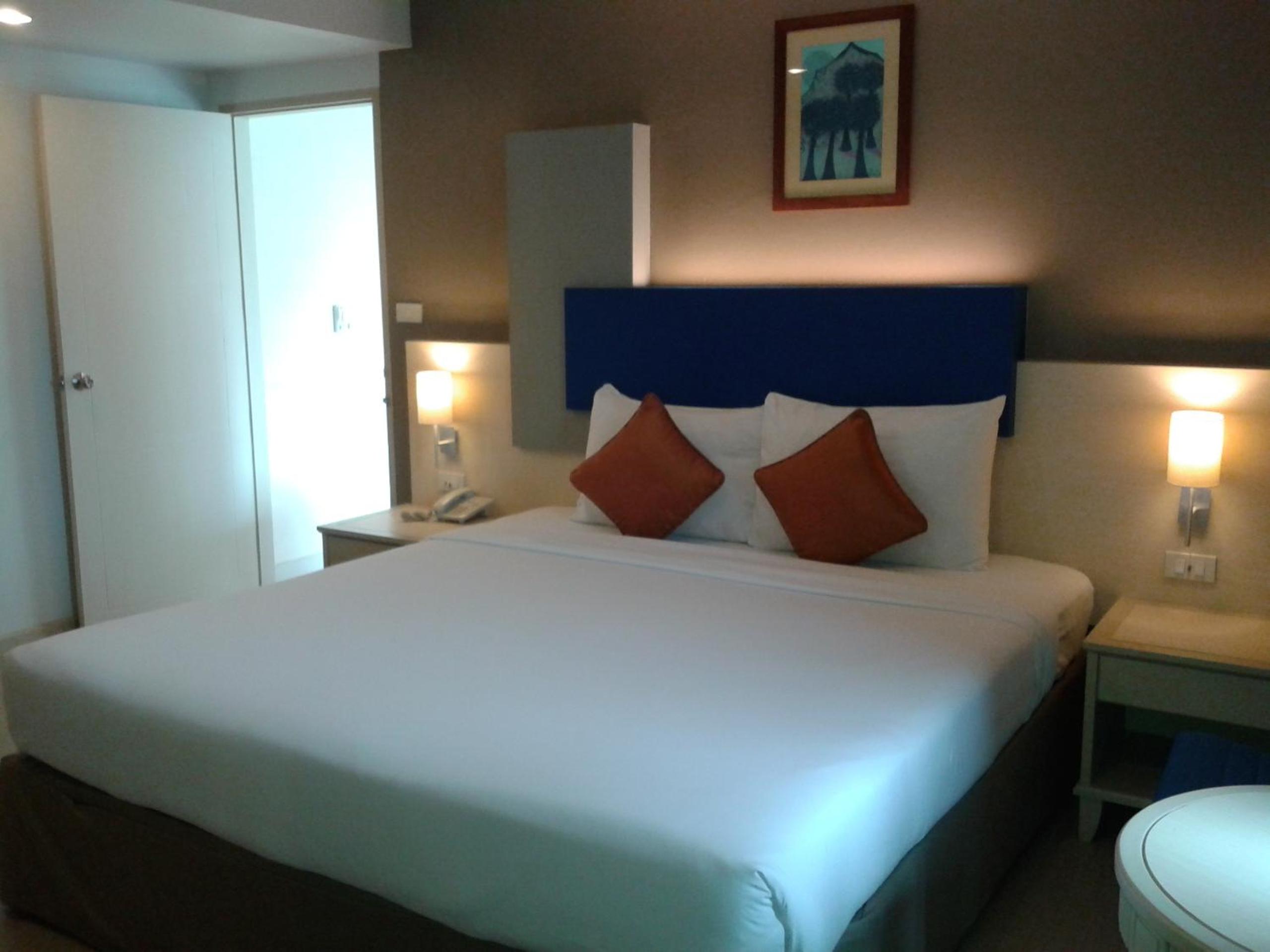 One-Bedroom Suite - Photo 1