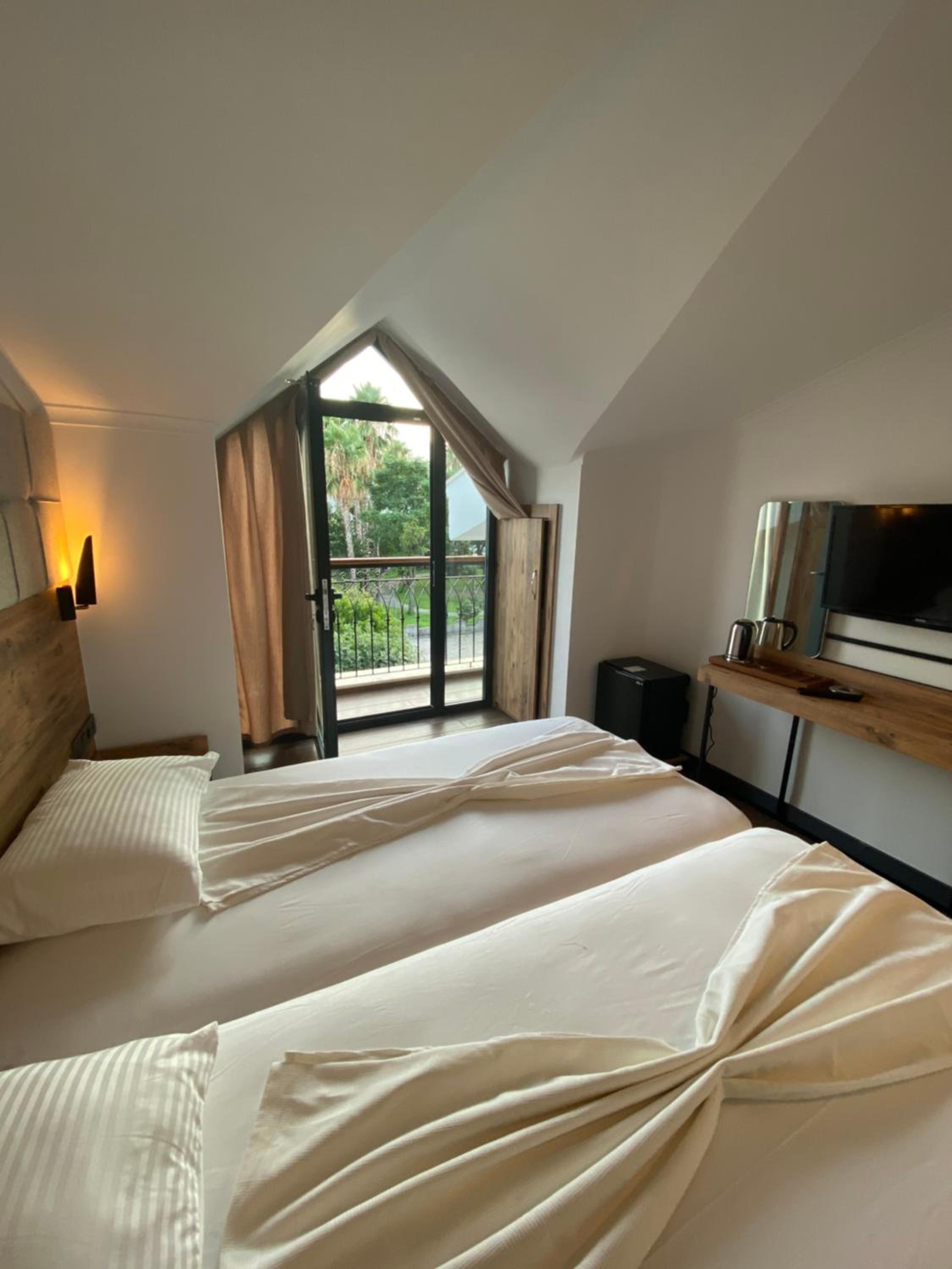 Standard Twin Room photo 2