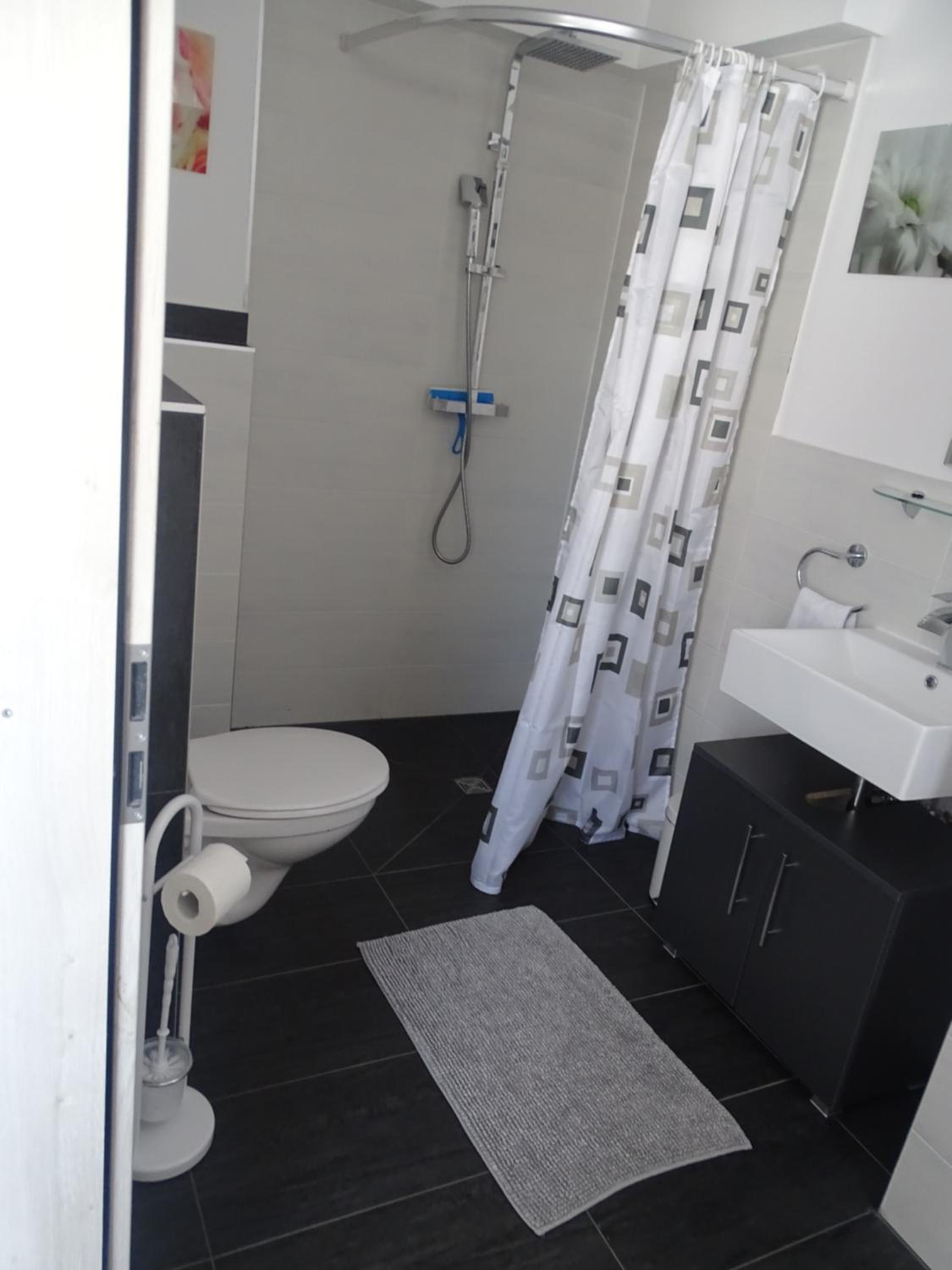 Standard Double Room - Photo 15