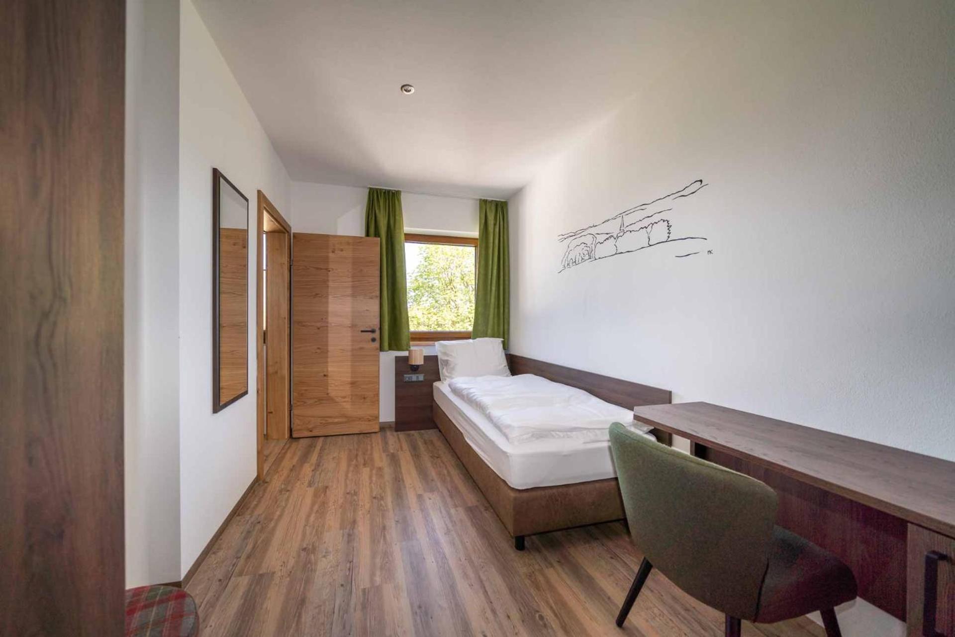 Single Room photo 2