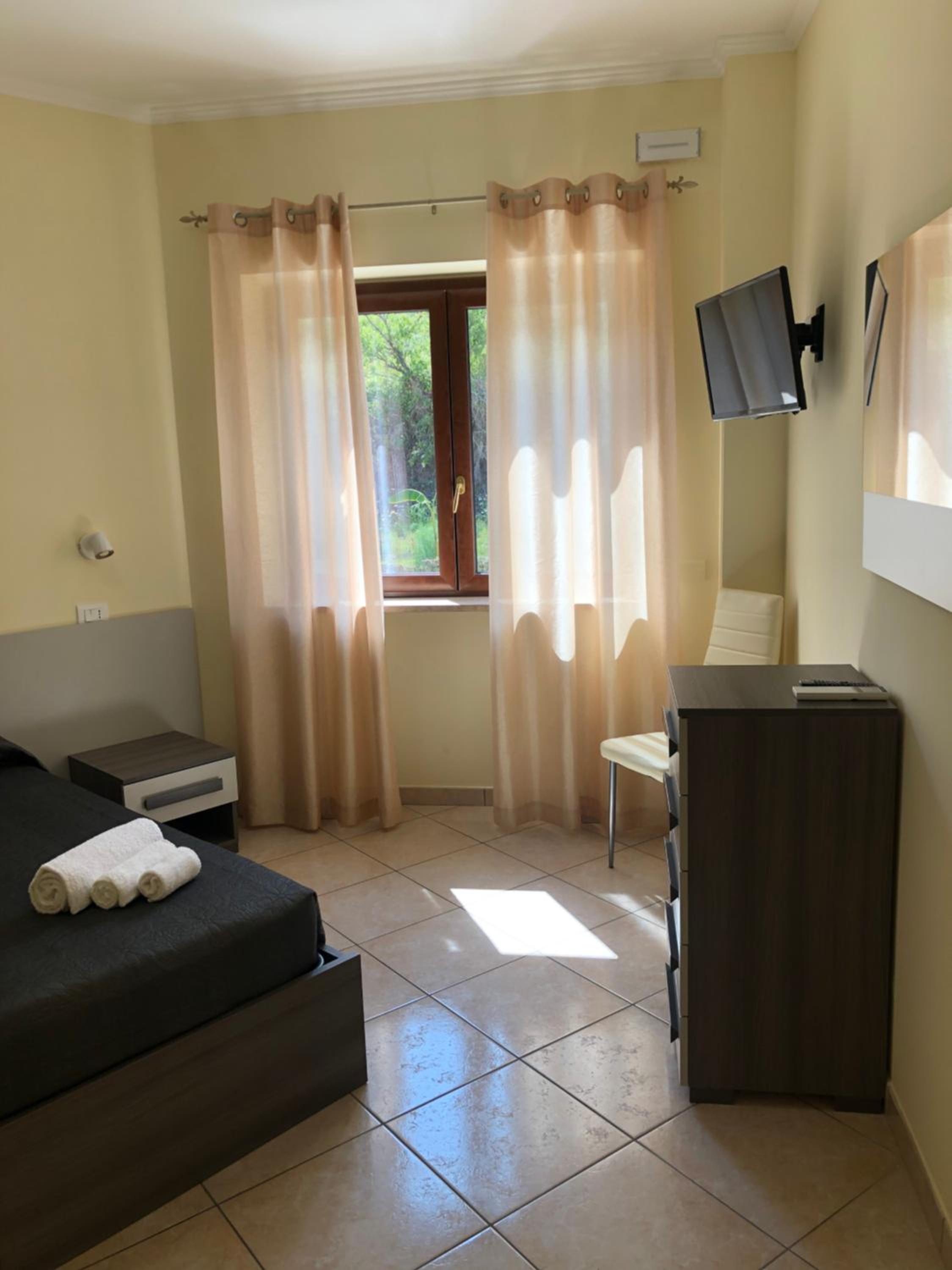 Deluxe Double Room with Balcony photo 1