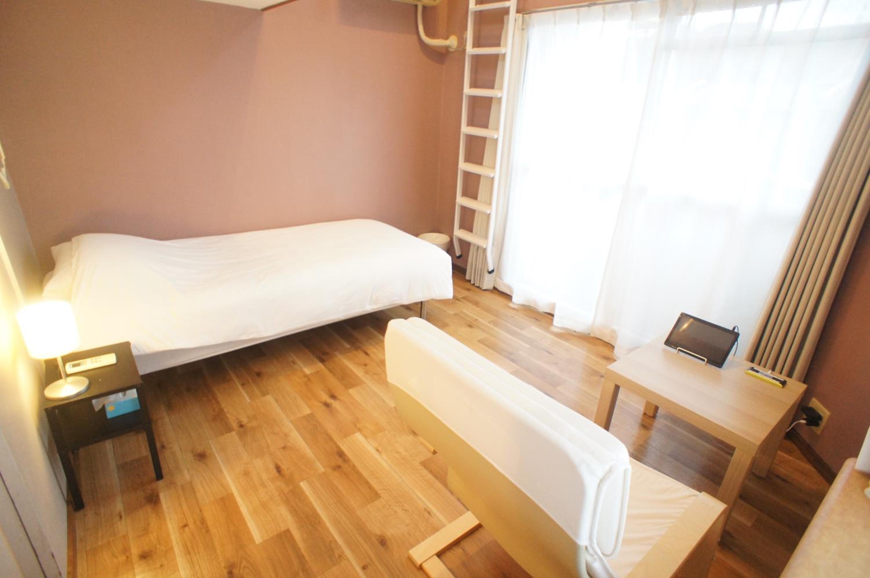 Double Room - Photo 6