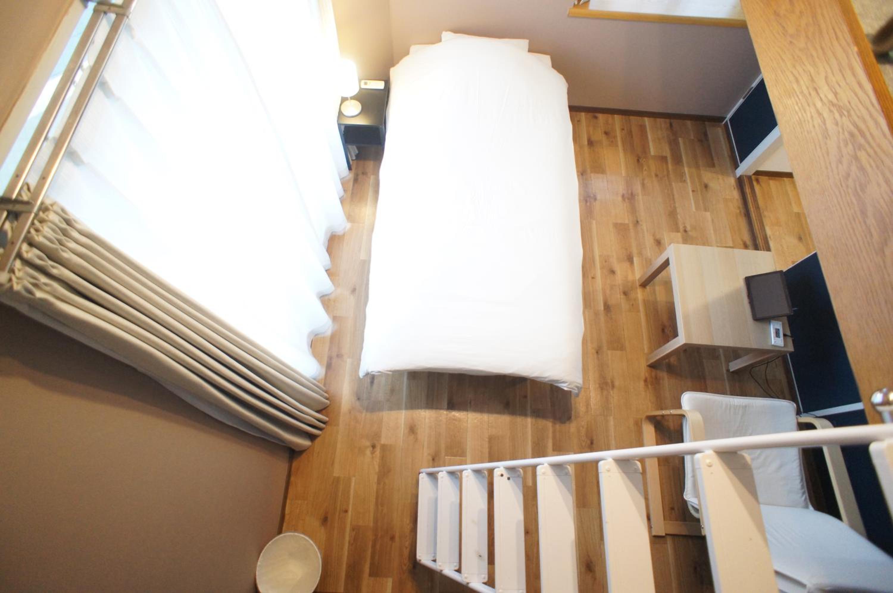 Double Room - Photo 9