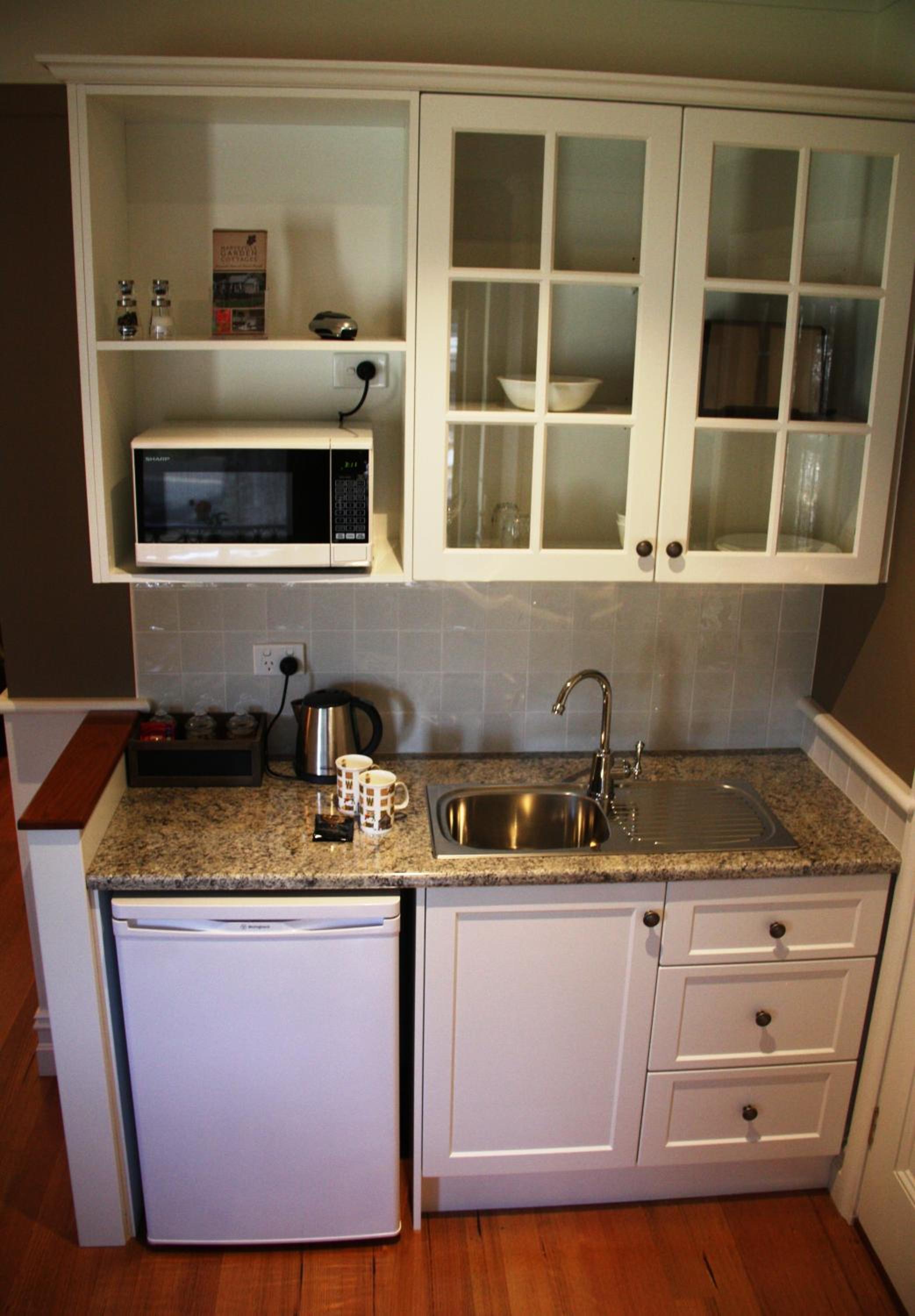 One-Bedroom Cottage - Summer photo 3