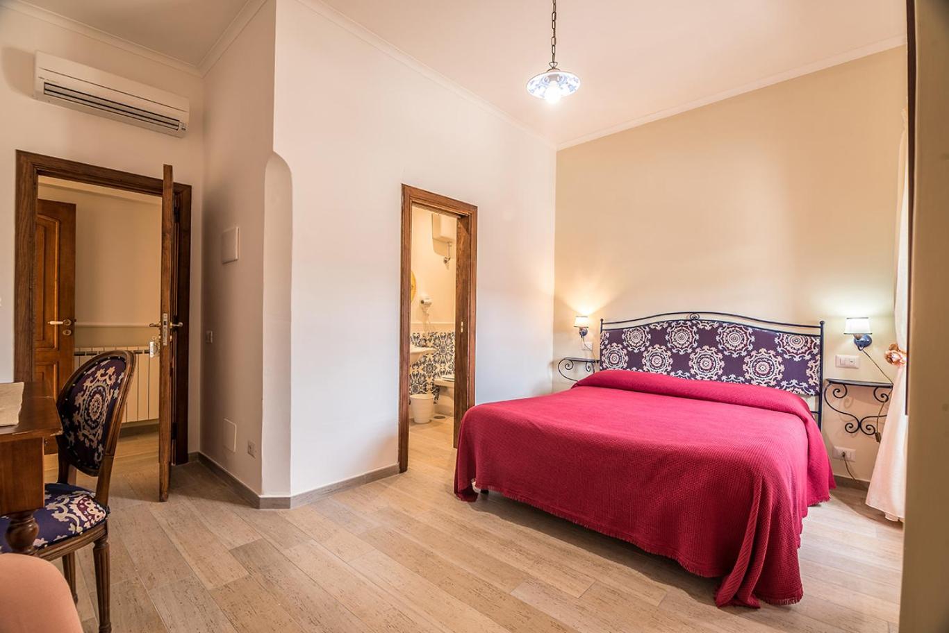 Standard Double Room - Photo 1
