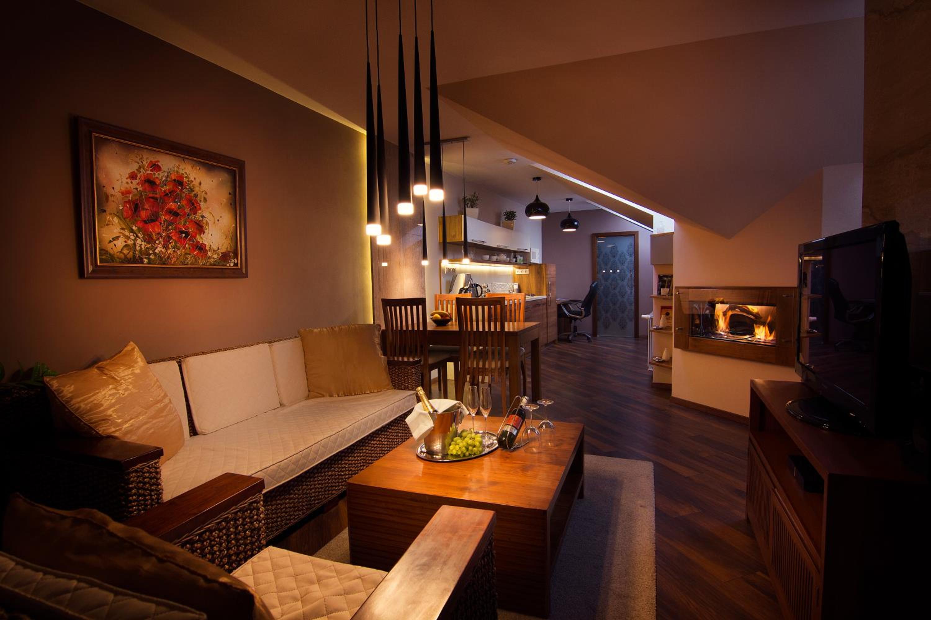 Large Apartment with Private Sauna - Photo 2