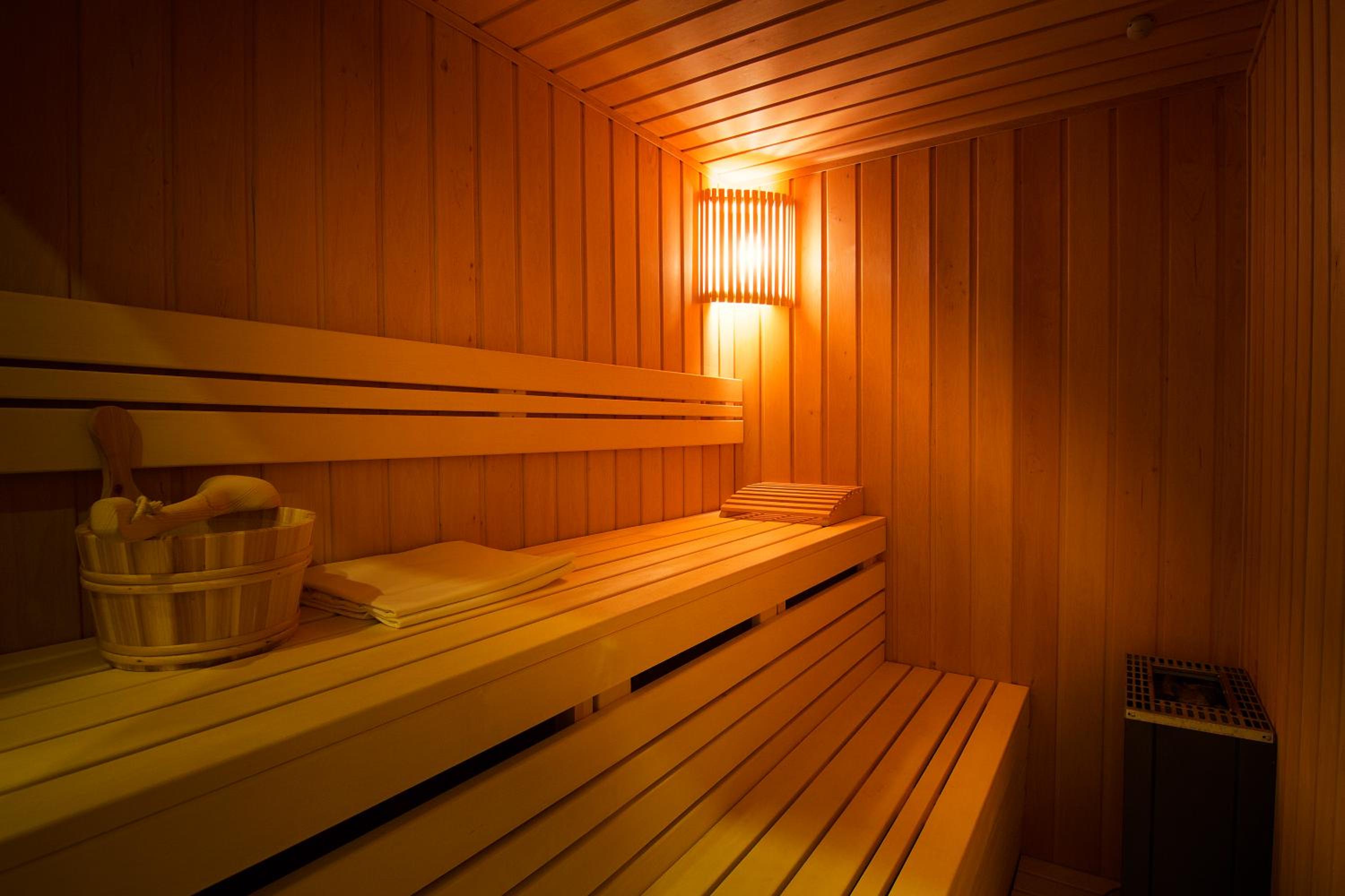 Large Apartment with Private Sauna - Photo 3