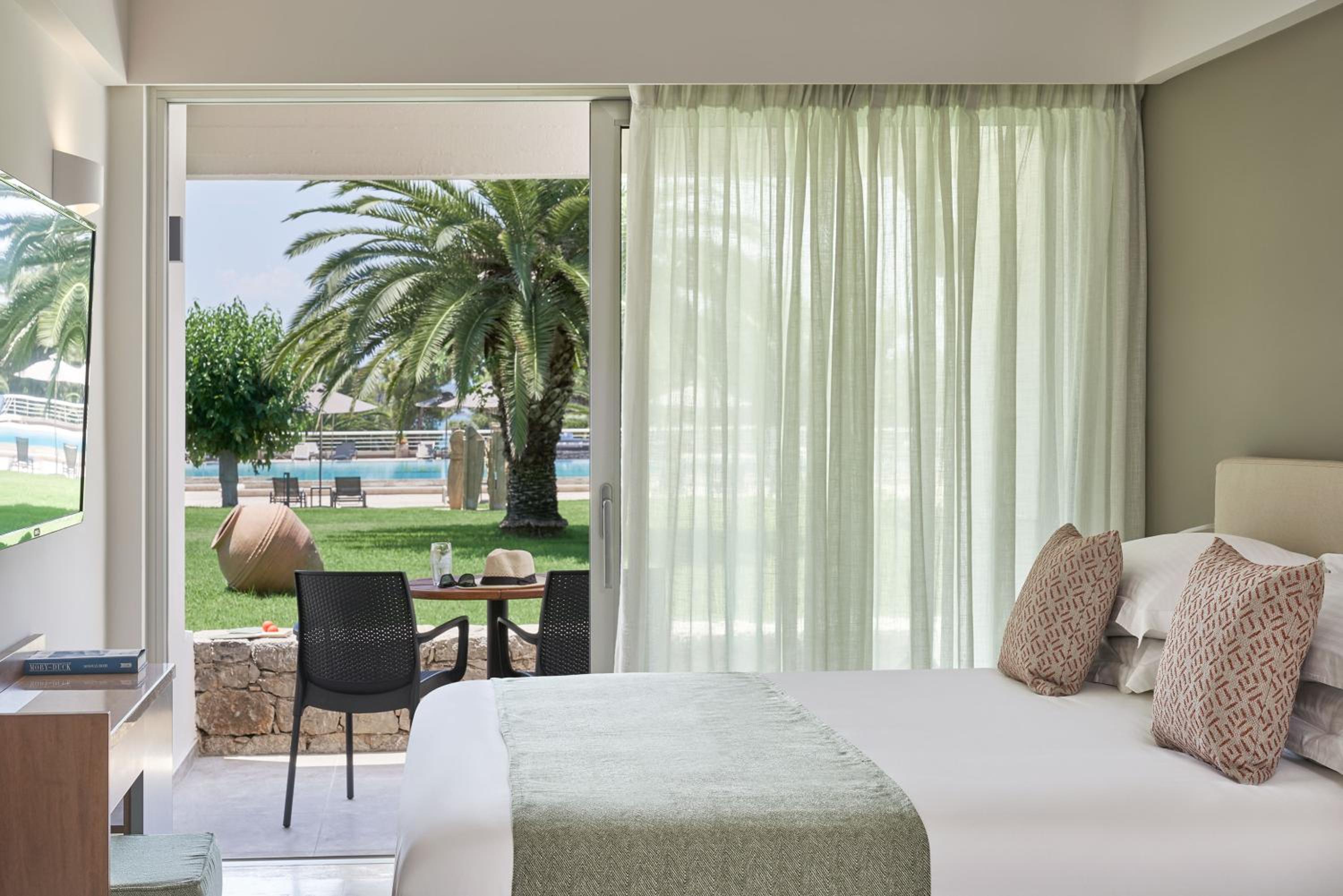 Superior Triple Room with Garden View