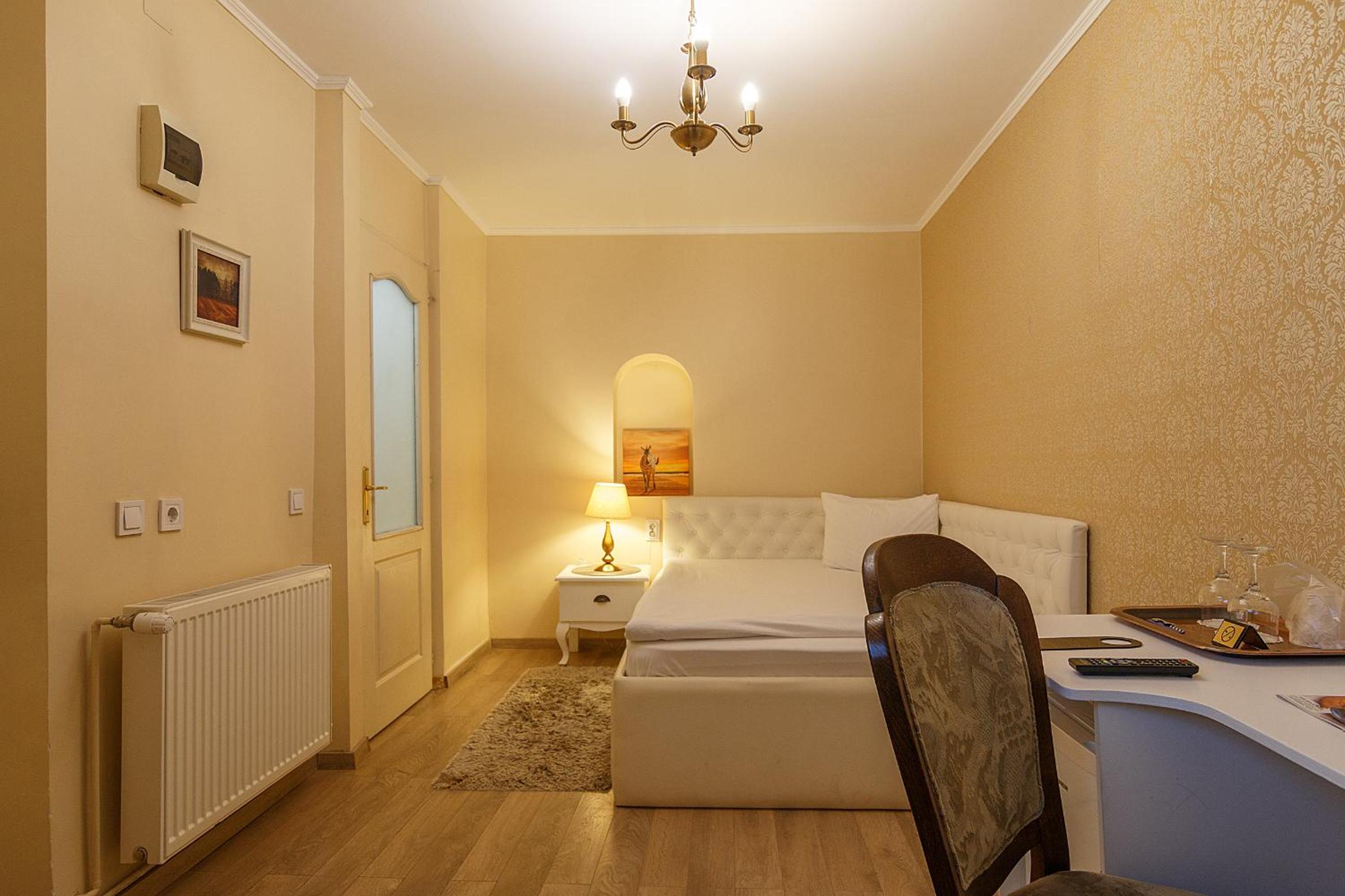 Economy Double Room photo 1