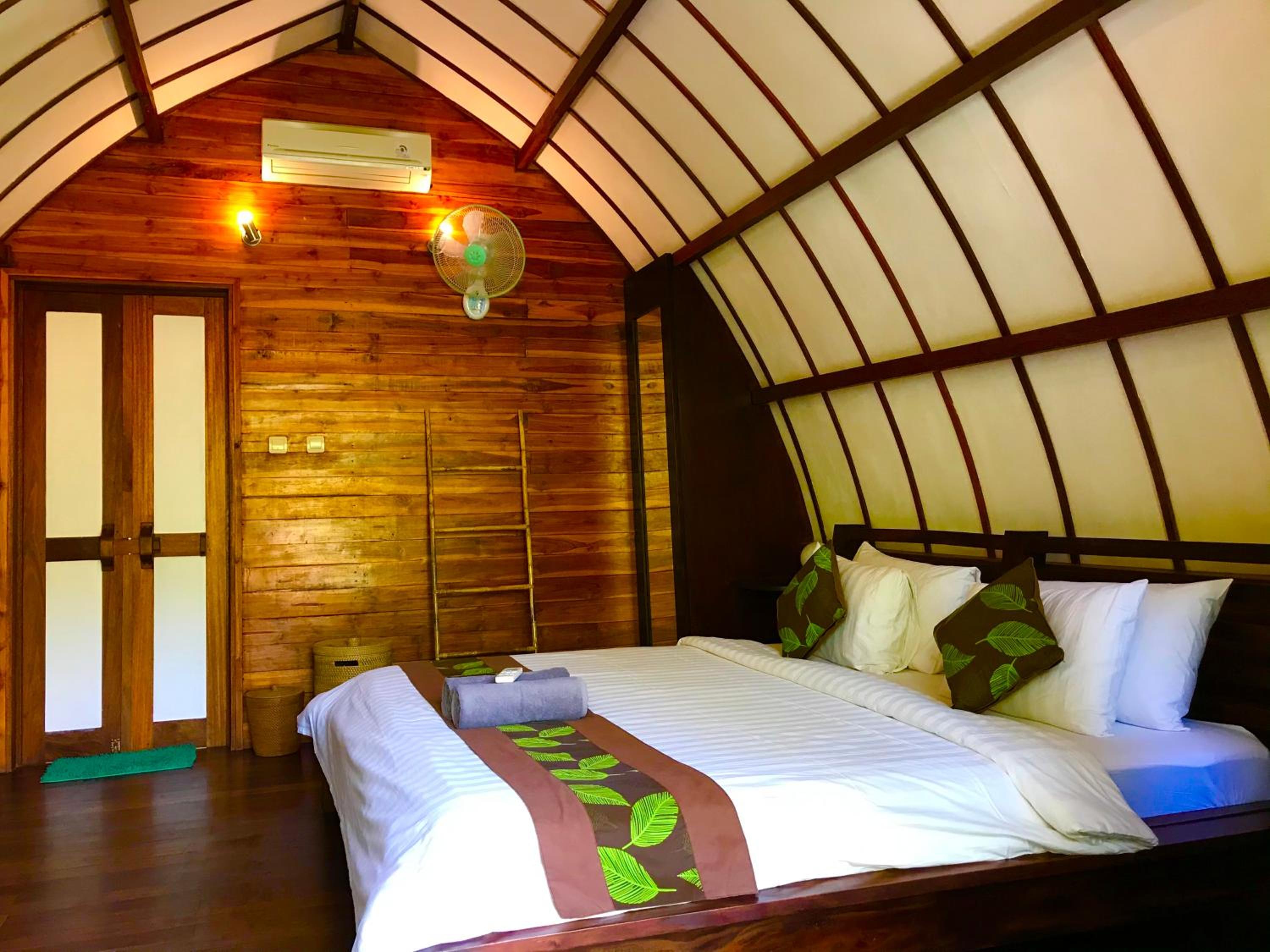 Cottage with Garden View - Photo 4