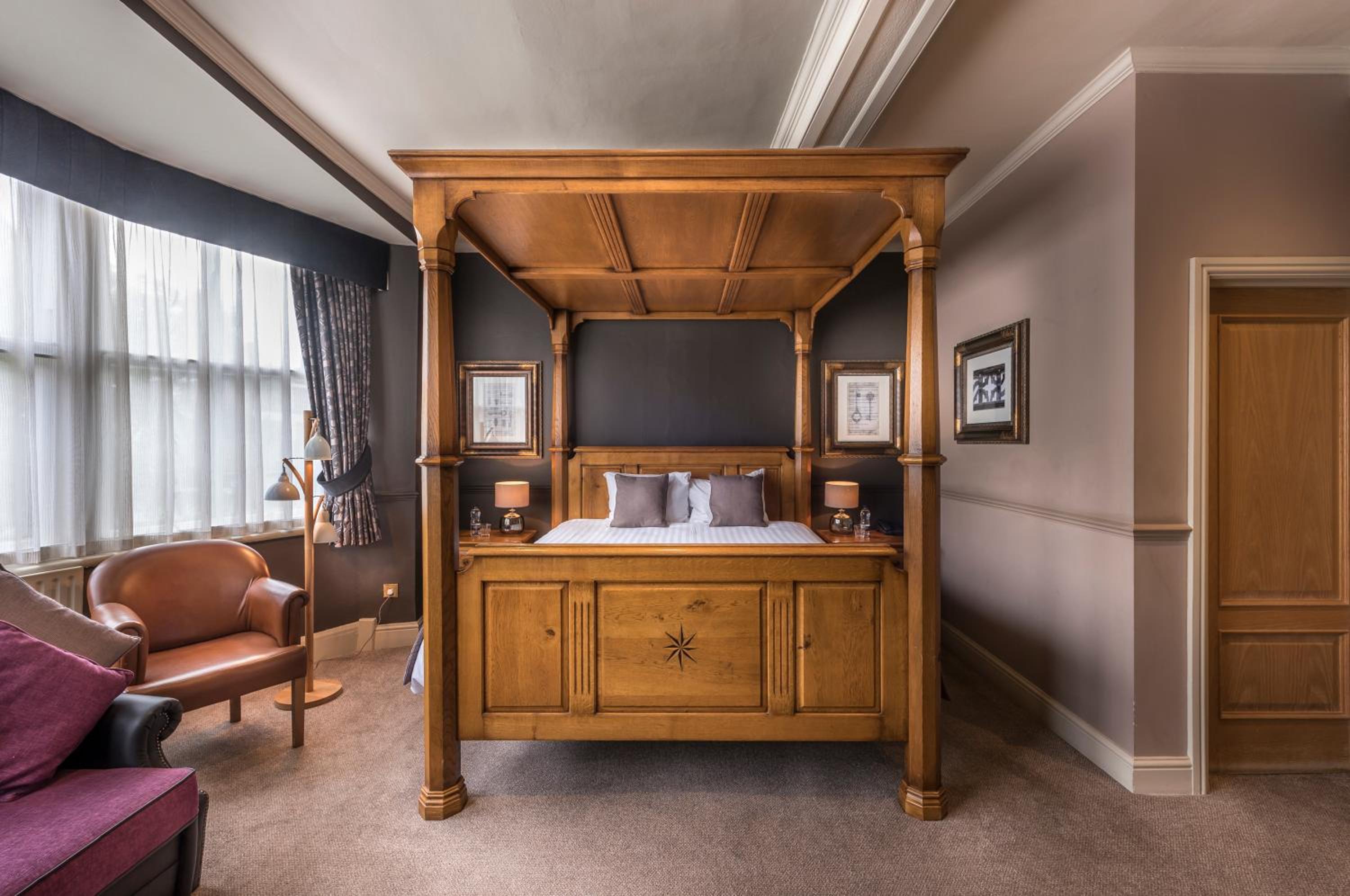 Deluxe Suite photo 2