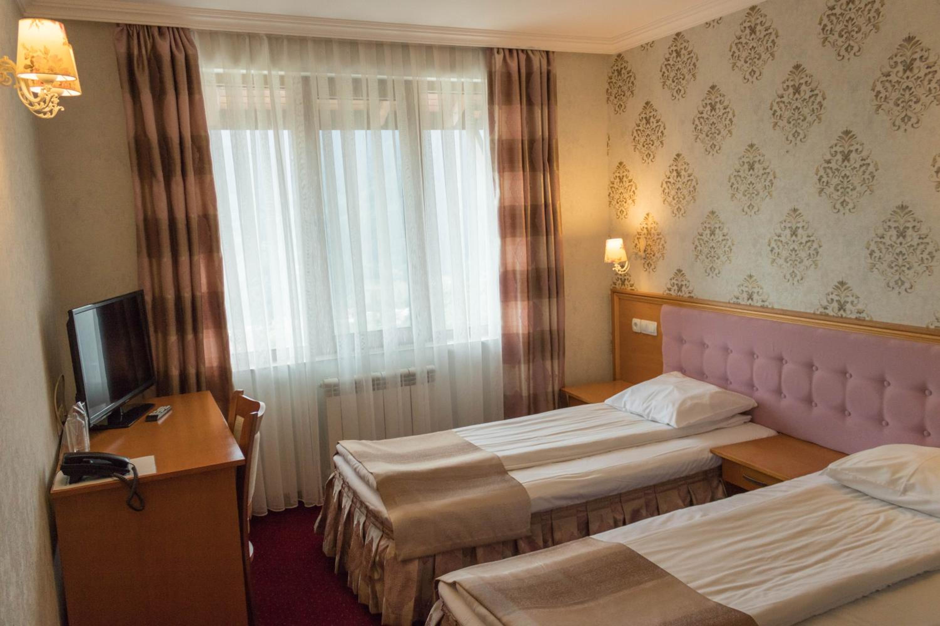 Double or Twin Room photo 2