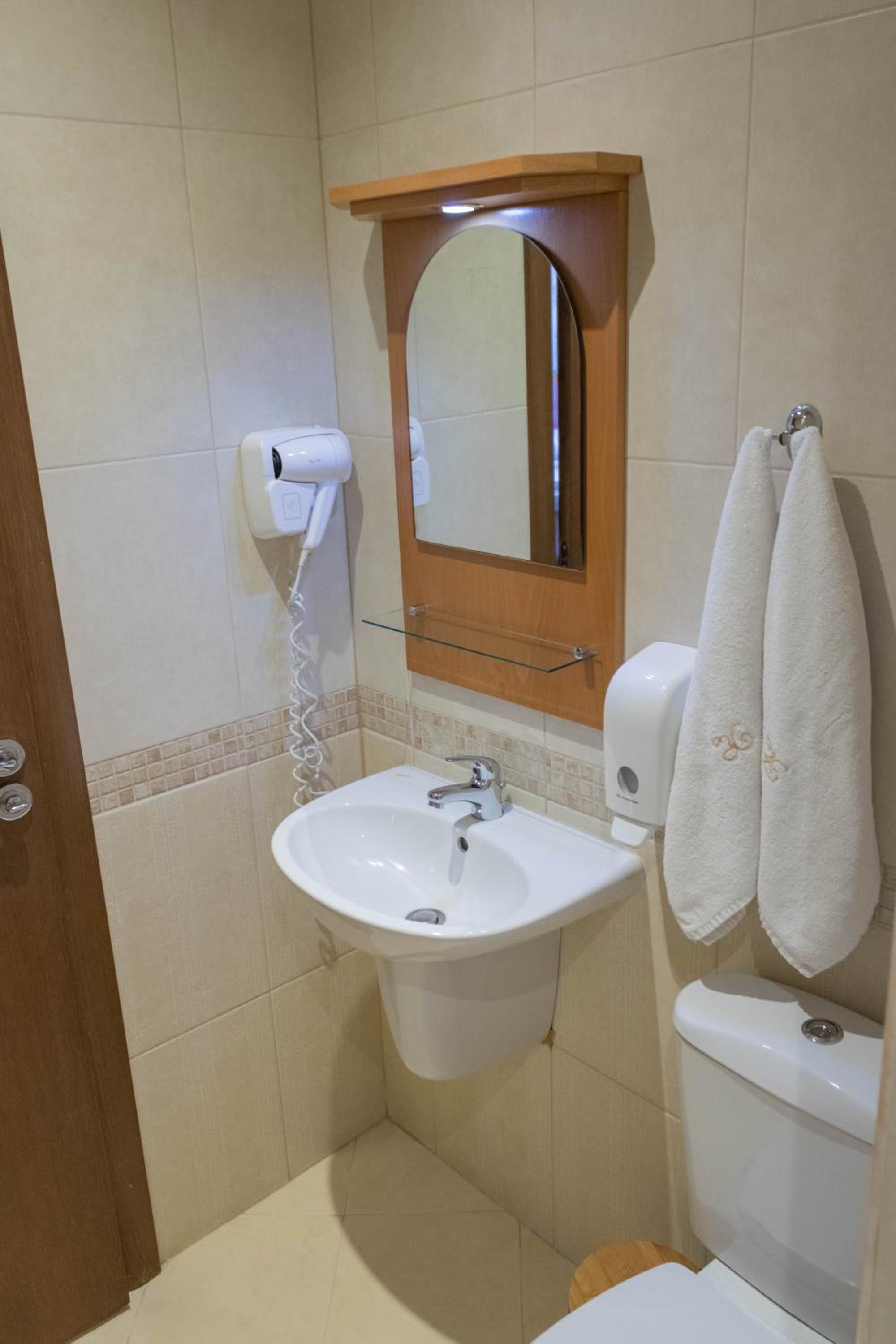 One-Bedroom Suite photo 2