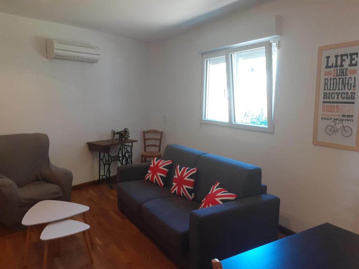 Two-Bedroom House photo 3