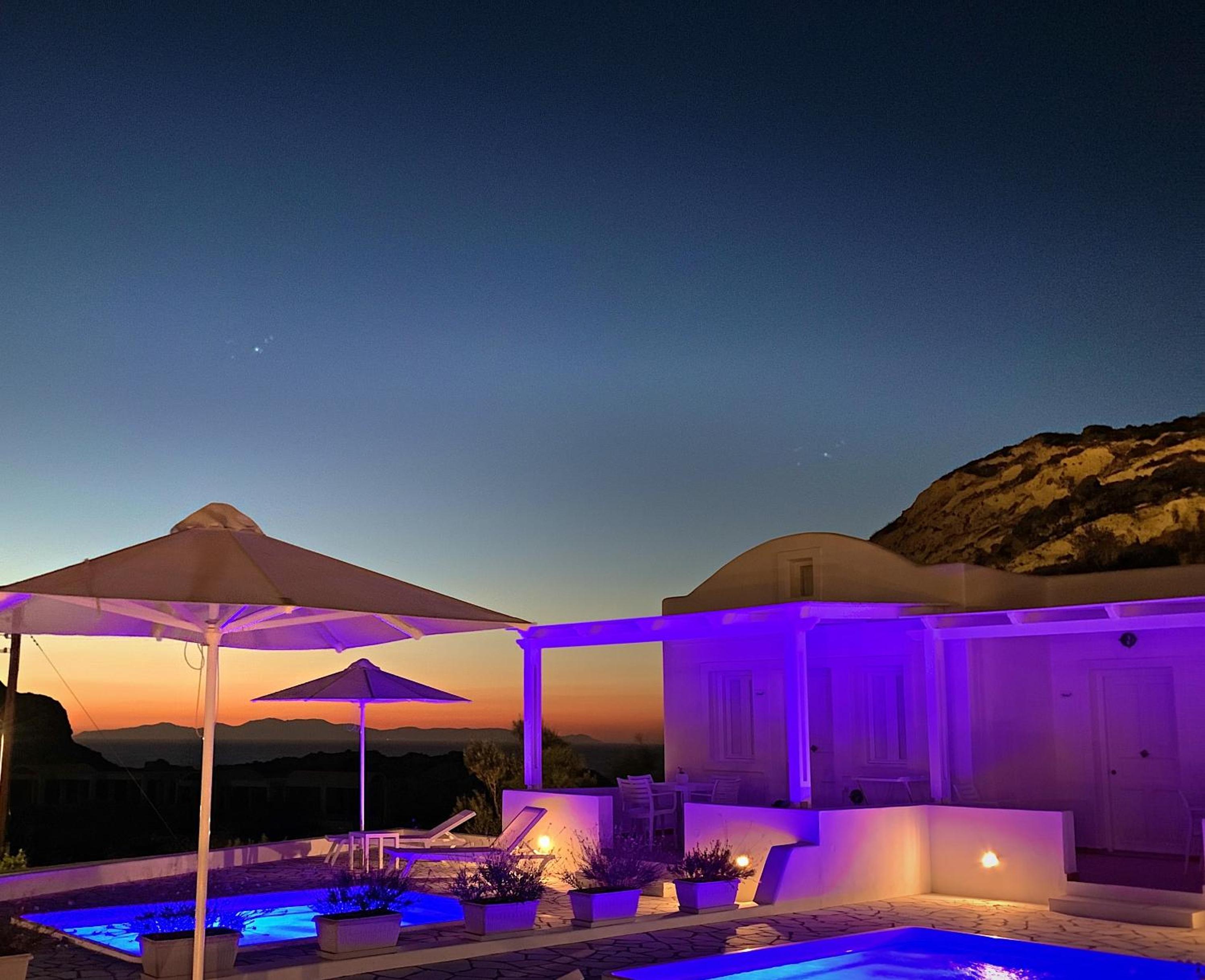 Superior Villa with Outdoor Heated Private Pool and Hot Tub - Photo 2