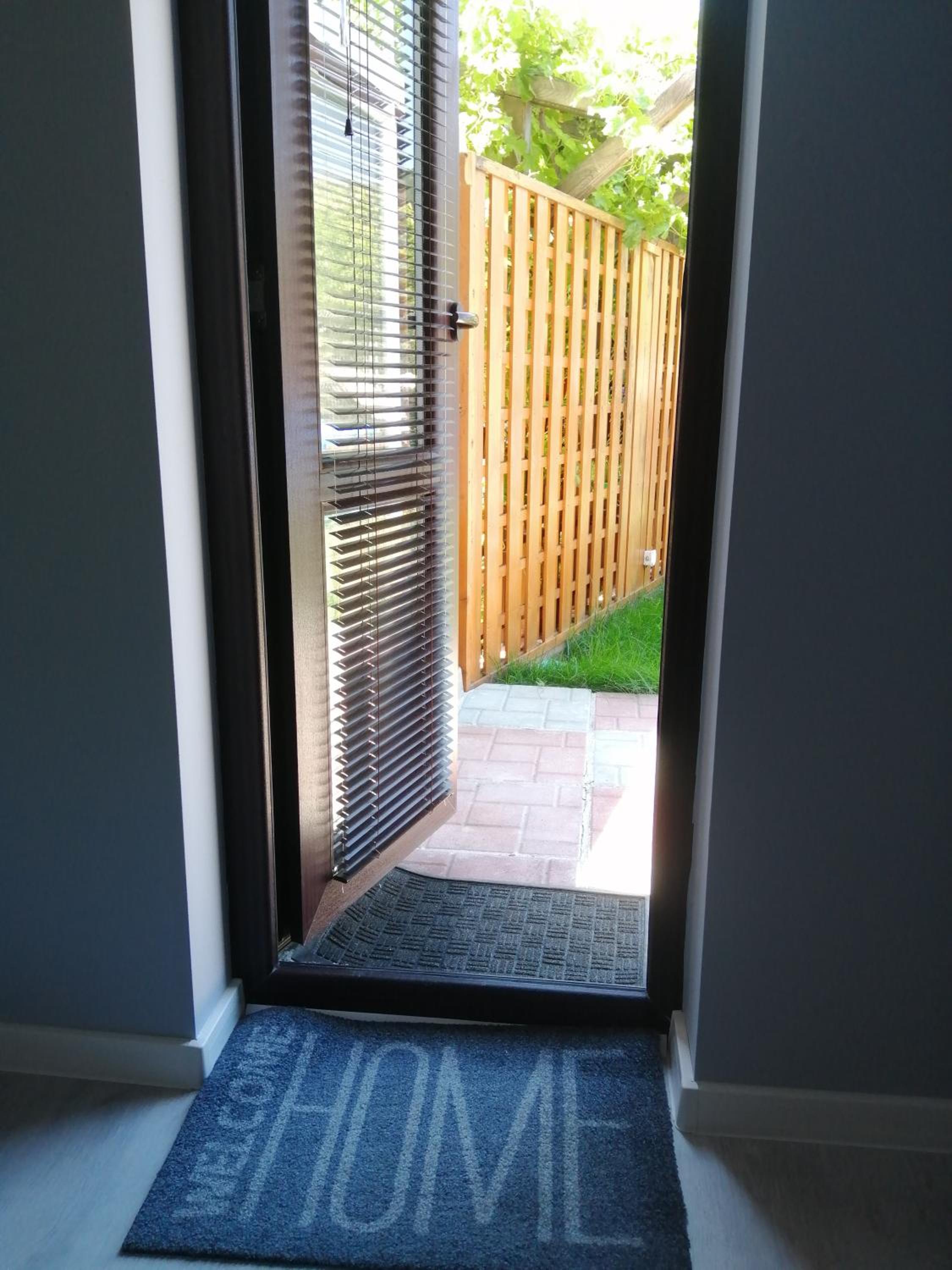Double Room with Patio - Photo 11